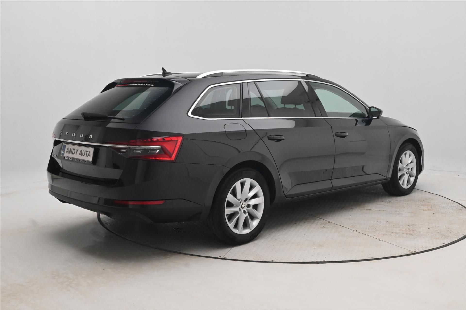 Škoda Superb, 2,0 TDI 110 kW DSG Style Záruk - fotka 5