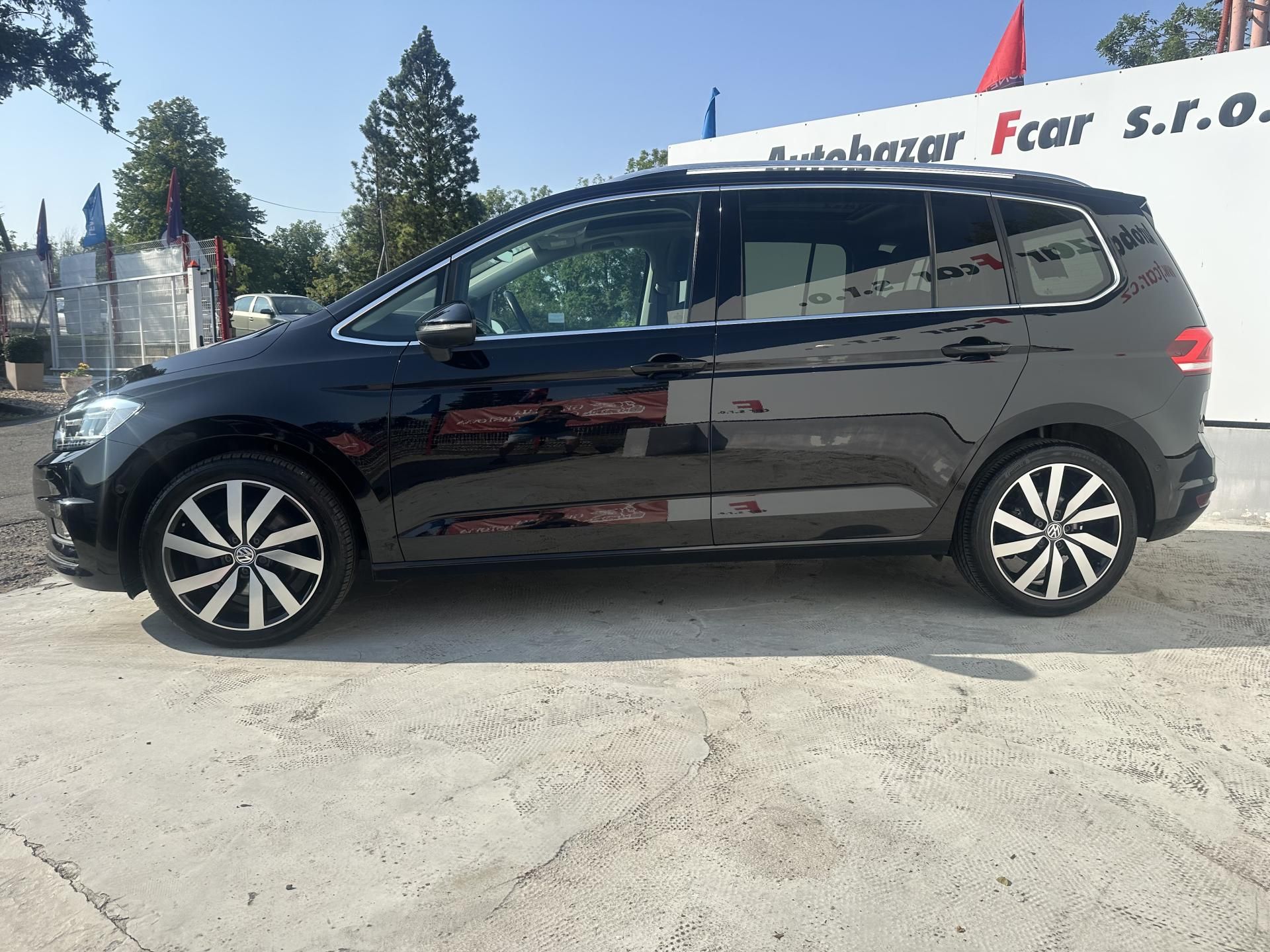 Volkswagen Touran, 2.0 TDI se. knížka 7 míst - fotka 5