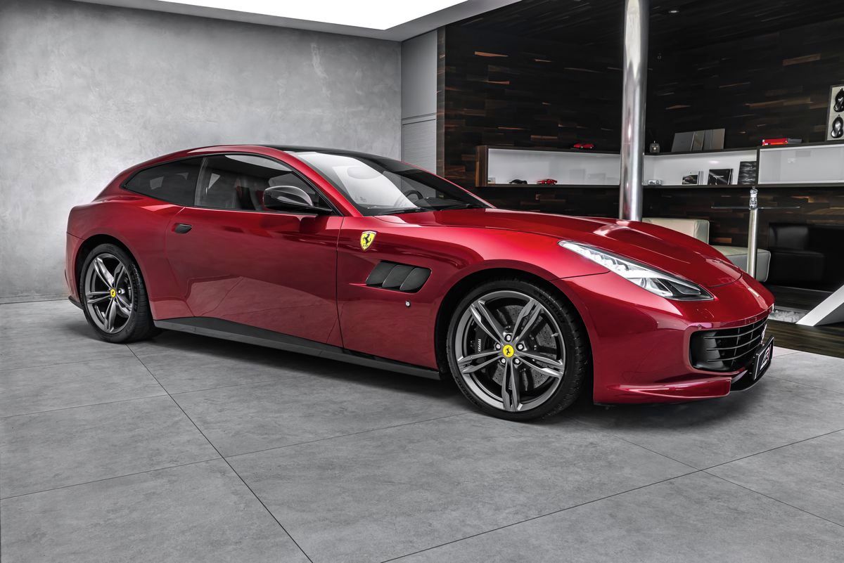 Ferrari GTC4 Lusso - fotka 5