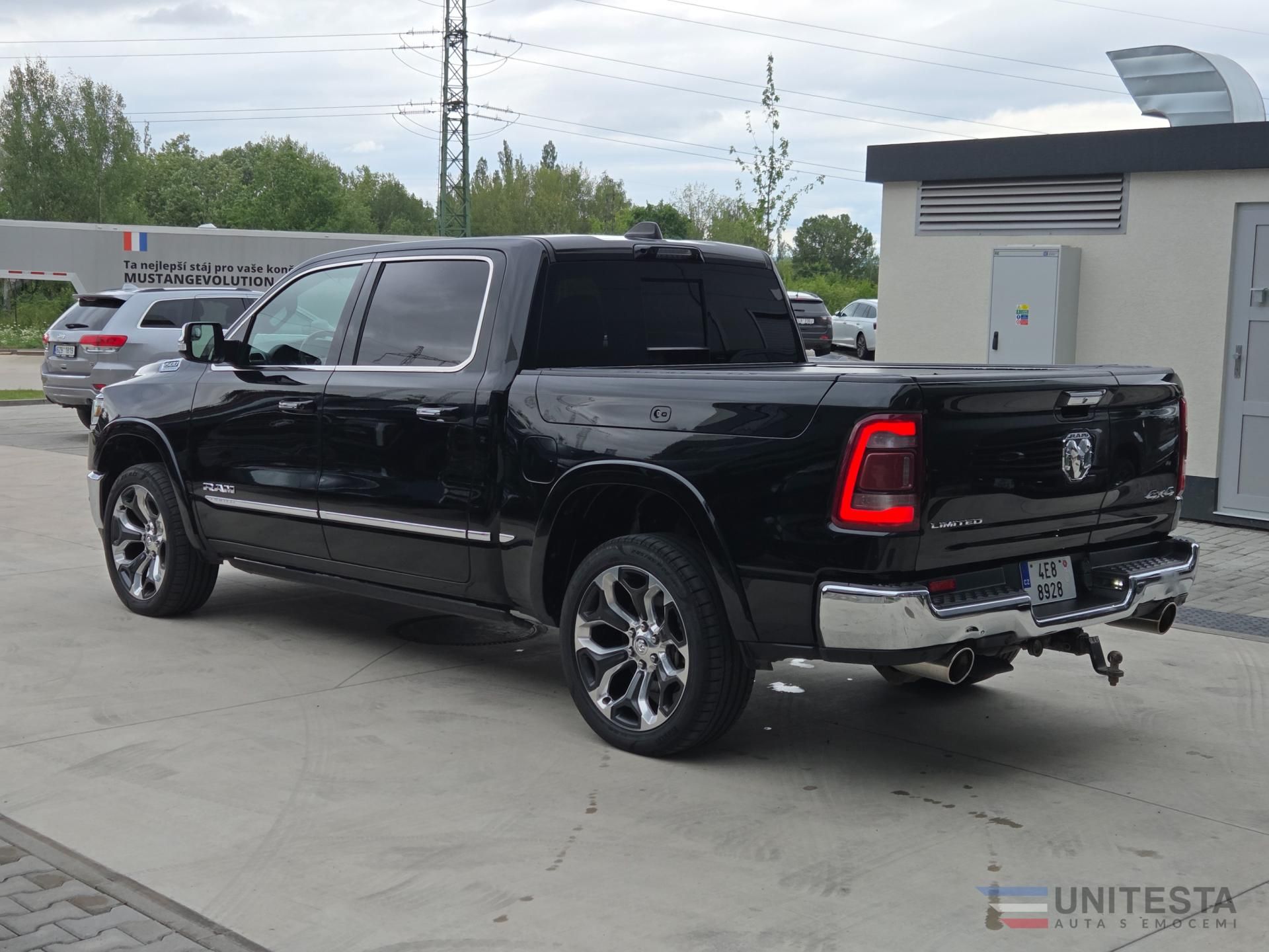Dodge Ram, RAM 1500 Limited V8 - fotka 6