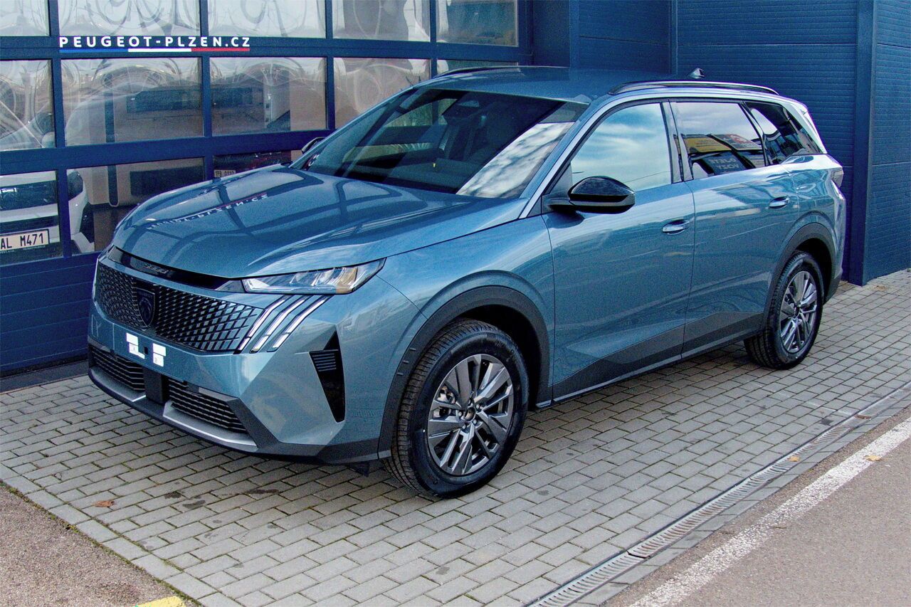 Peugeot 5008, BUSINESS Hybrid 145 e-DCS6
