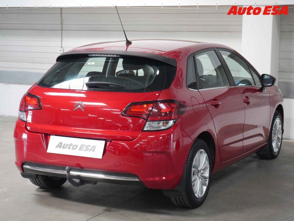 Citroën C4, 1.2,2.maj,ČR,STK6/28 - fotka 6