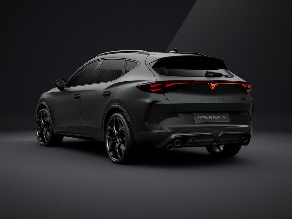 Cupra Formentor, 2.5TSI 287kW DSG 4WD - fotka 3