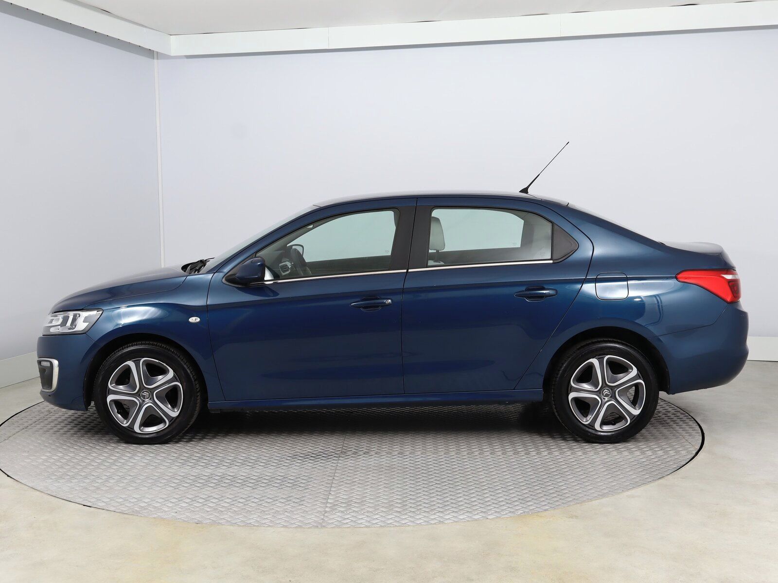 Citroën C-Elysée, 1.6 VTi, ČR,1.maj, Serv.kniha - fotka 3
