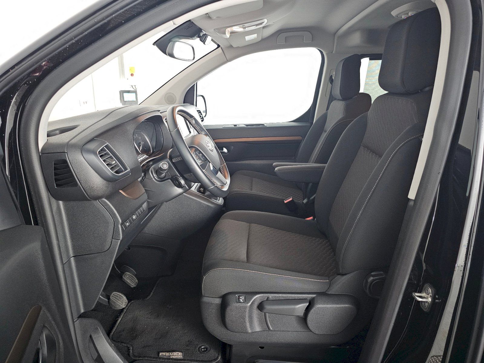 Toyota Proace Verso, 2.0D 106kW FAMILY 8S WEBASTO - fotka 6