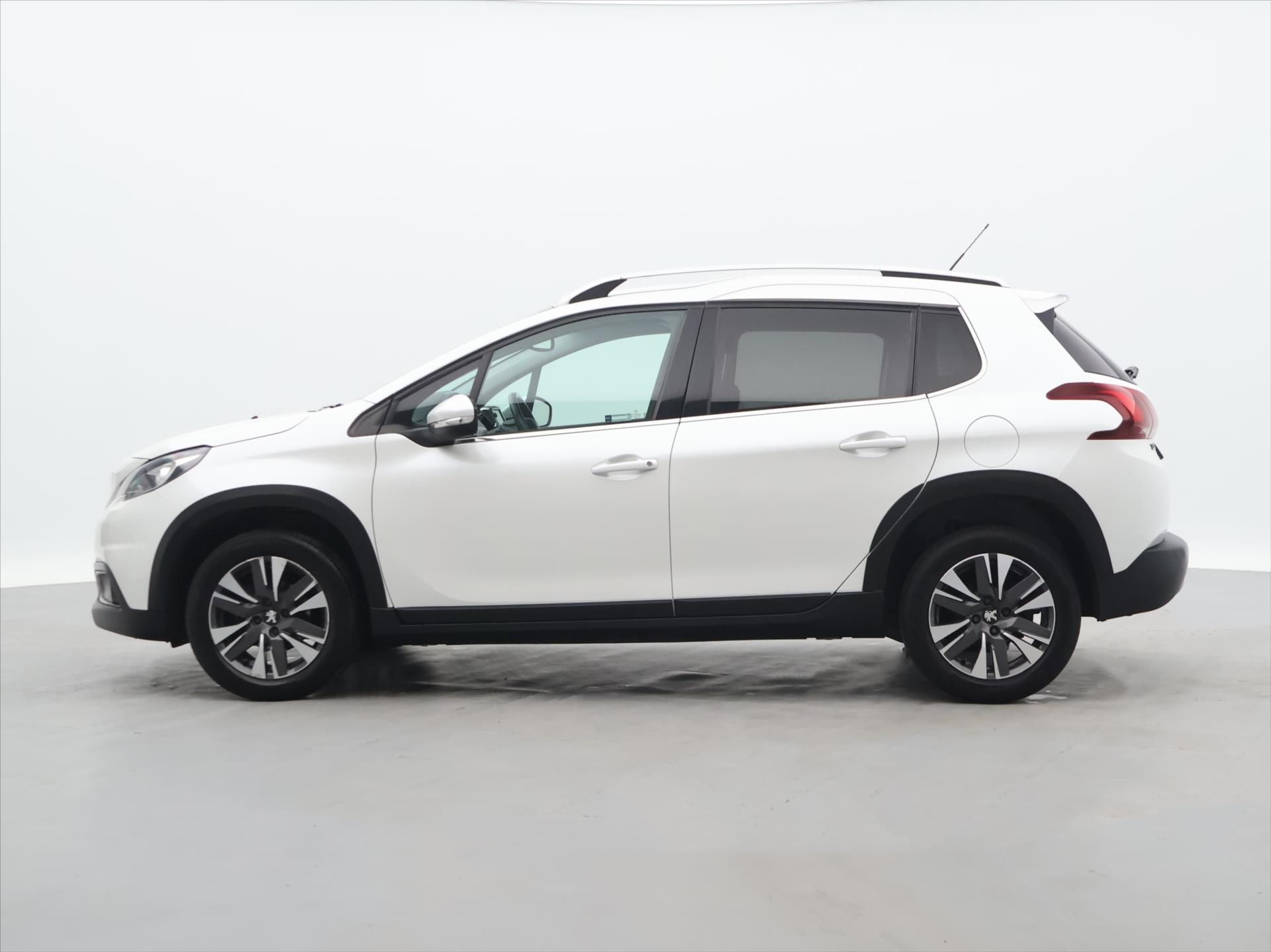 Peugeot 2008, 1,6 HDI 73kW CZ - fotka 4