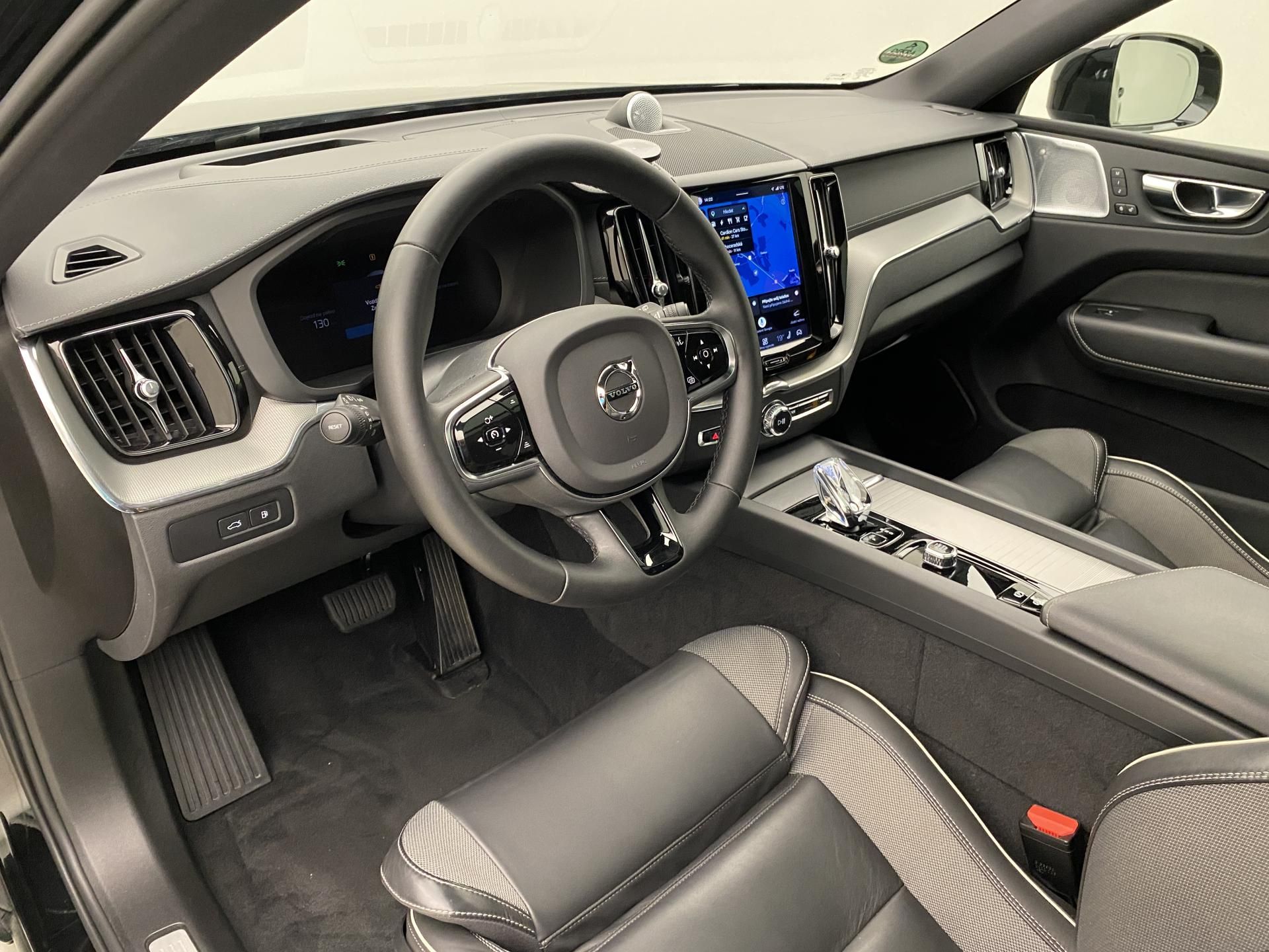Volvo XC60, AWD POLESTAR AUT CZ 1.maj - fotka 4