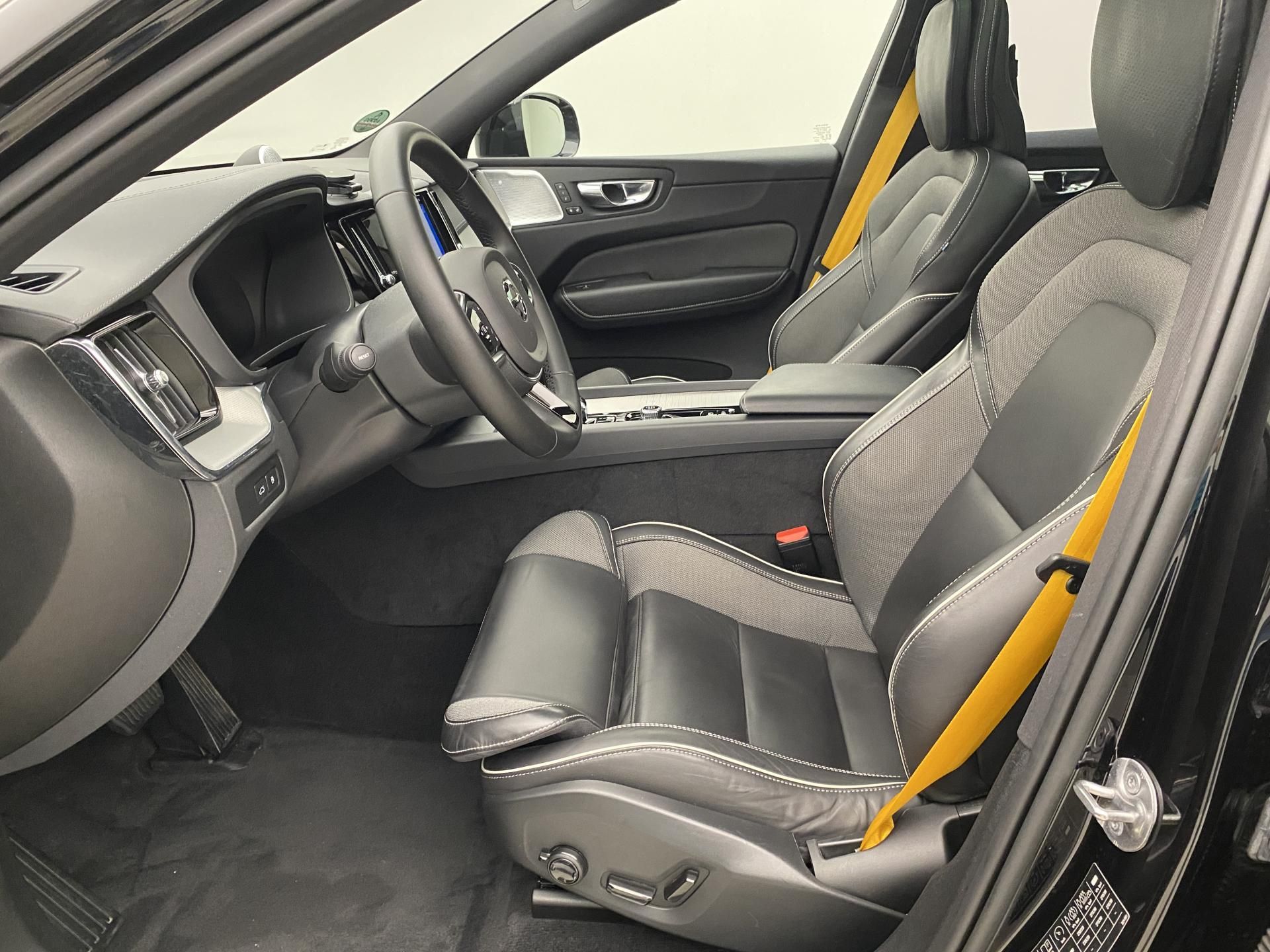 Volvo XC60, AWD POLESTAR AUT CZ 1.maj - fotka 3