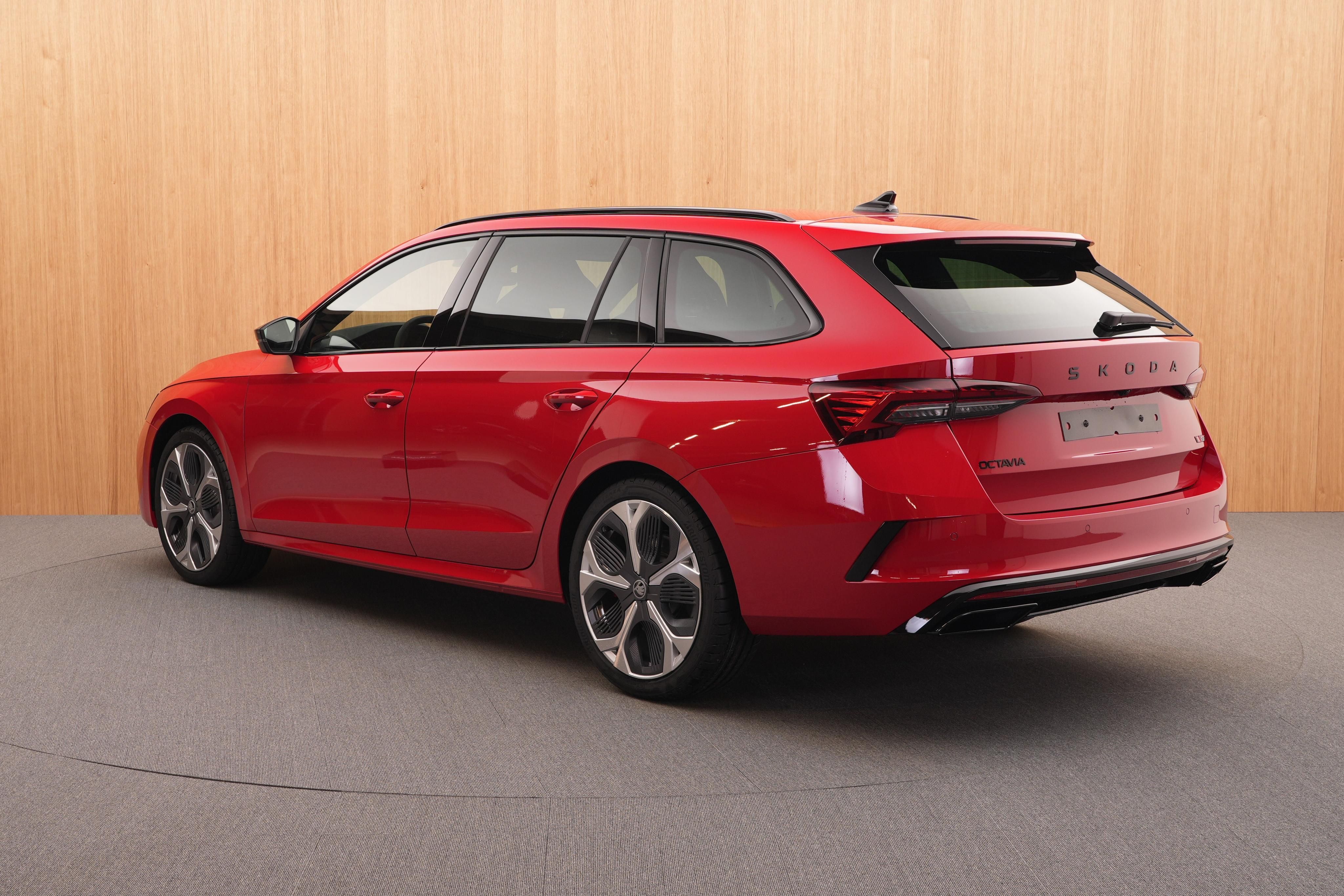Škoda Octavia, RS 2.0 TSI DSG - fotka 3