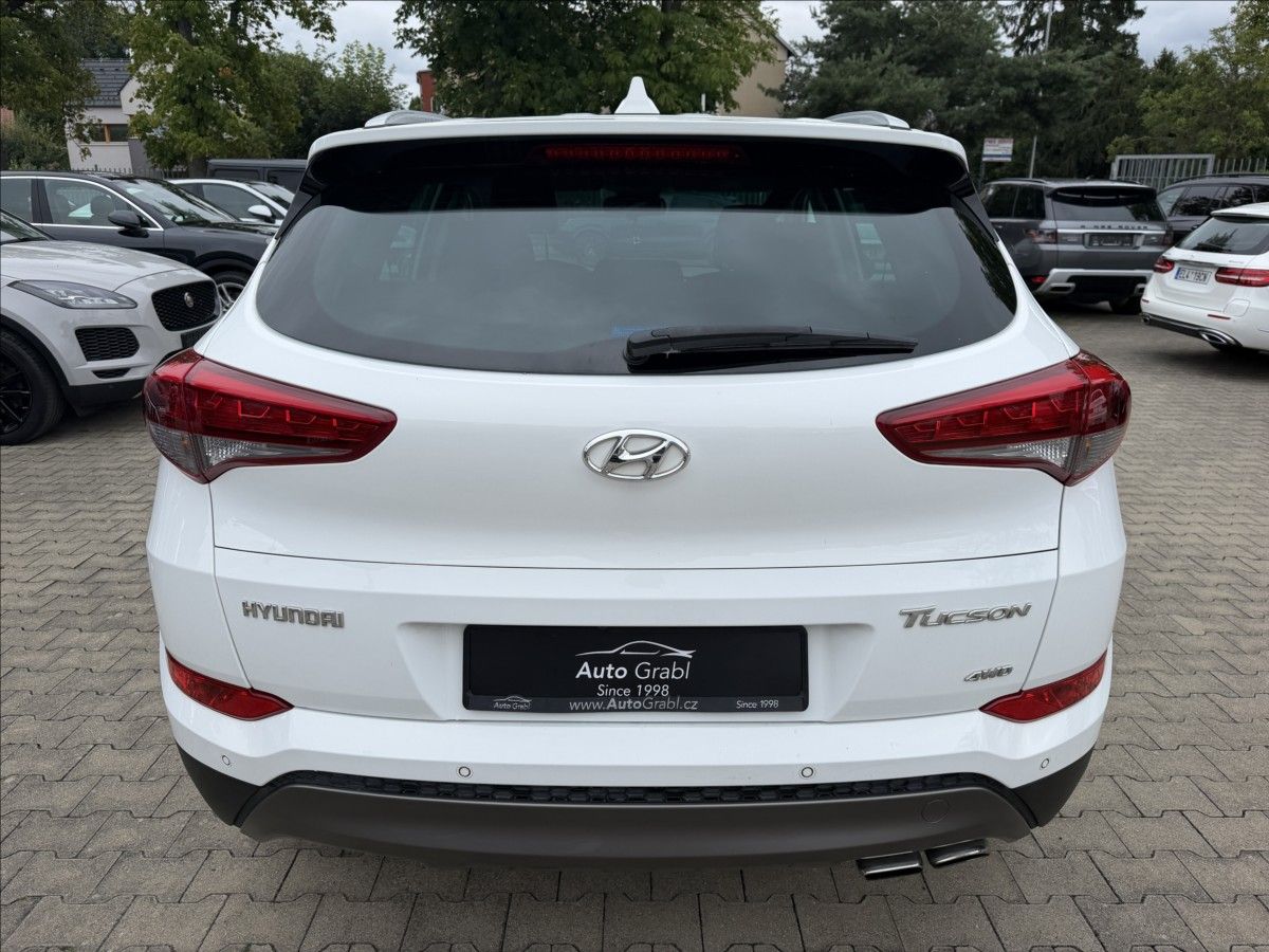 Hyundai Tucson, 2.0 CRDI 100kW Style 4x4 Auto - fotka 6