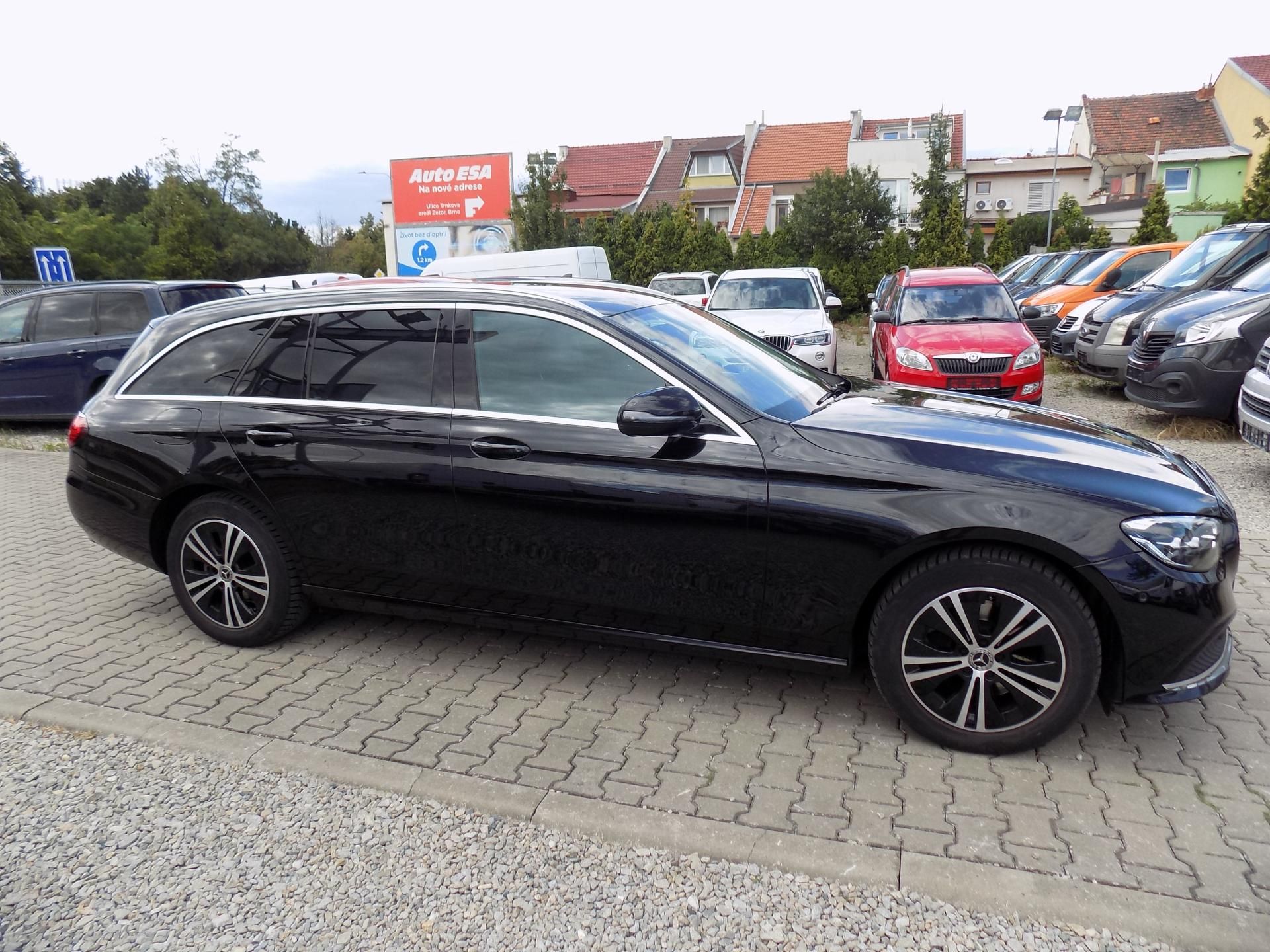 Mercedes-Benz Třídy E, 220 D 4MATIC 143 KW TOP!!! - fotka 6