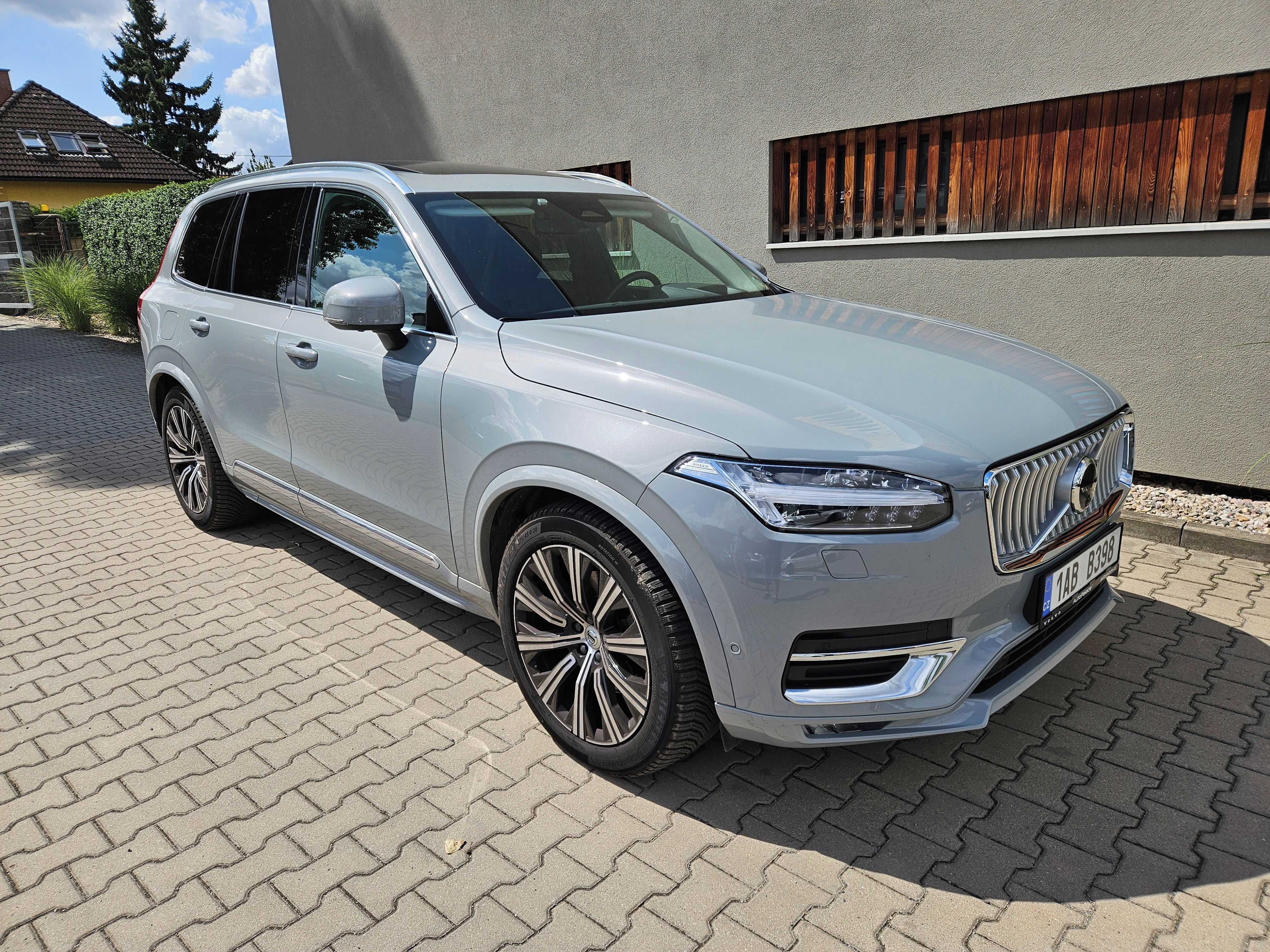 Volvo XC90, 2.0 B5  AWD SERV VOLVO ČR - fotka 2