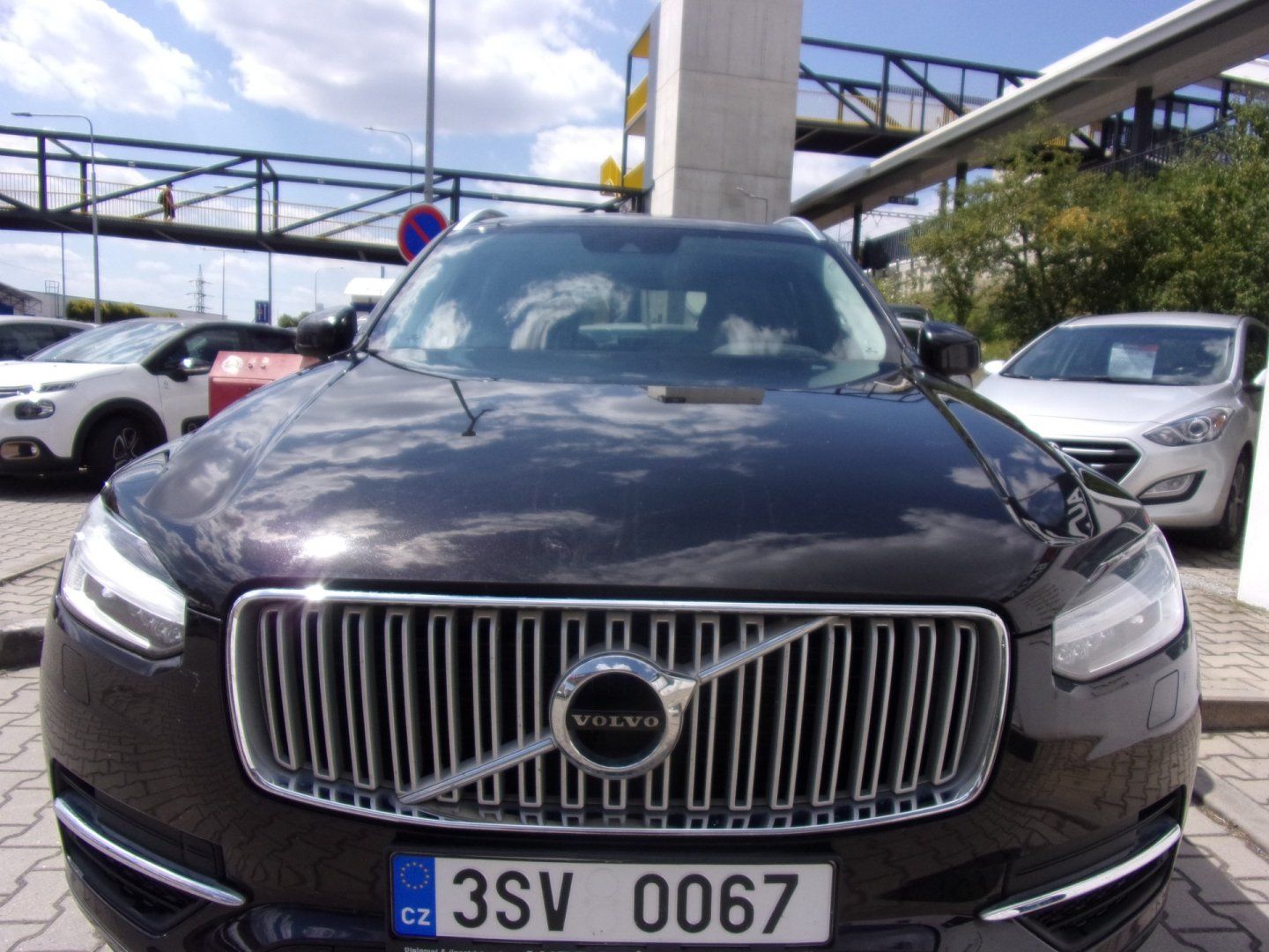Volvo XC90, 2,0D 165kW D5 AWD - fotka 4
