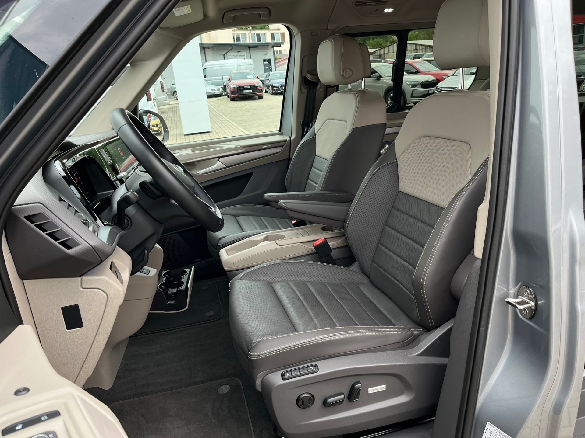 Volkswagen Multivan, 1.5 TSI PHEV 4MOT Style LONG - fotka 5