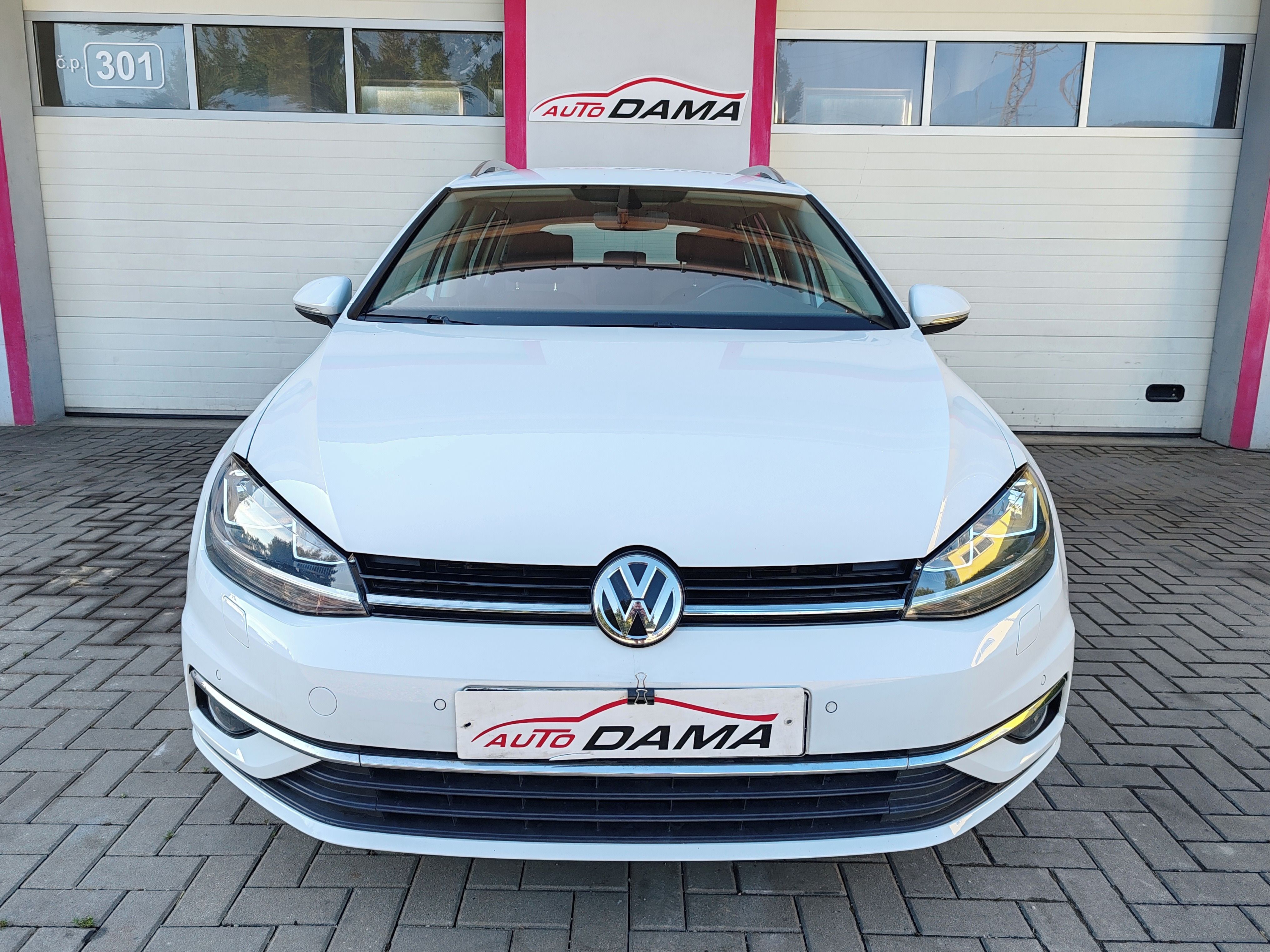 Volkswagen Golf, 1.6TDI 85KW Highline 1.M.DPHČR - fotka 2