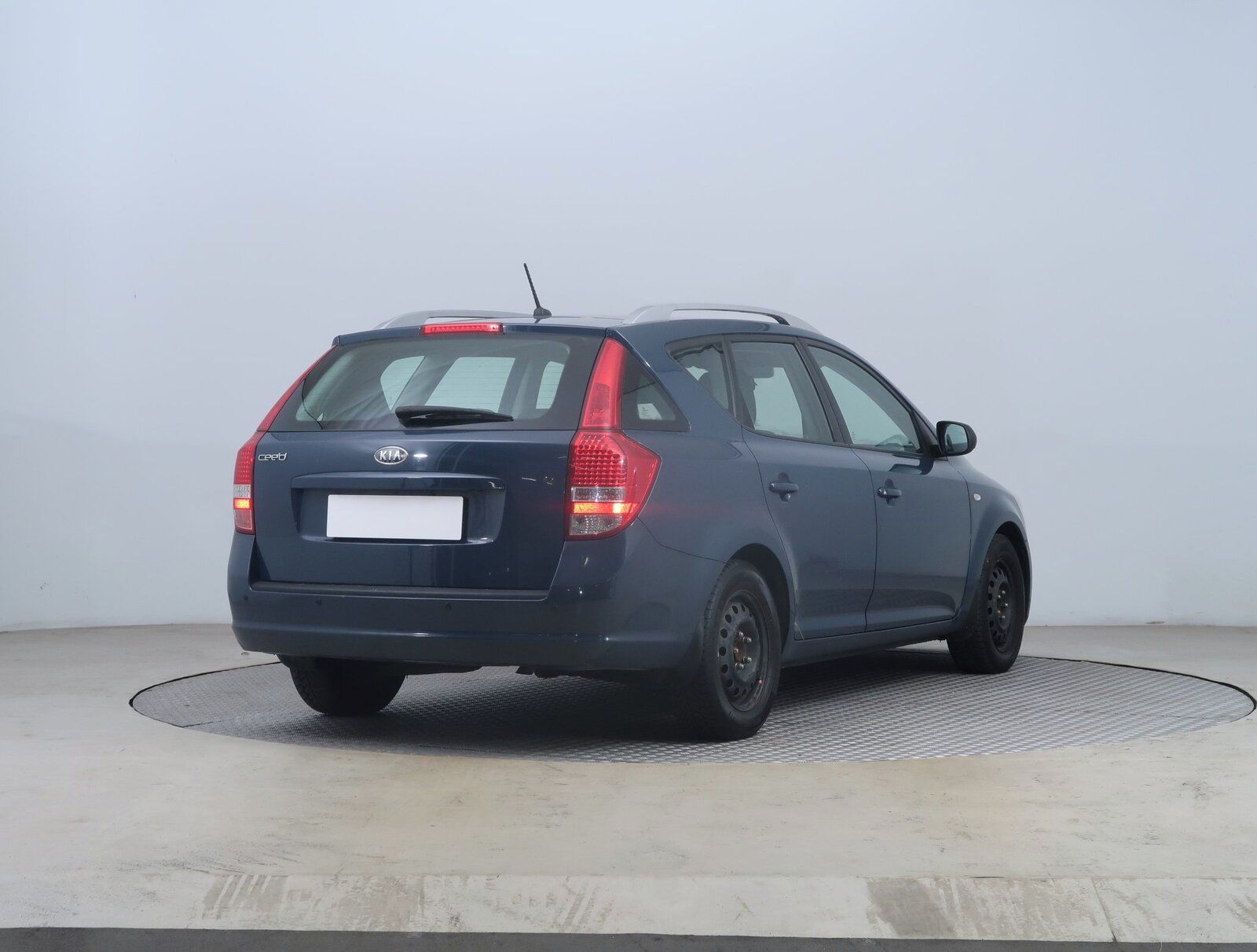 Kia Cee´d, 1.6 CVVT, Park. senzory - fotka 5