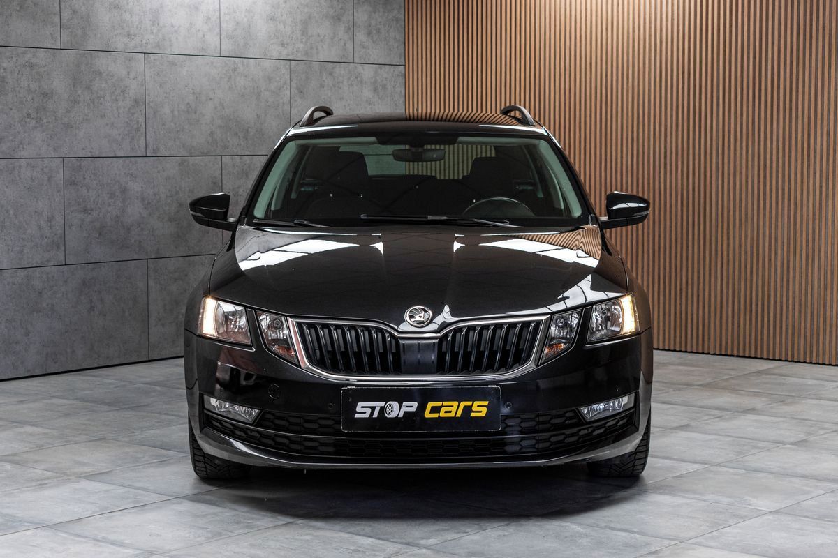 Škoda Octavia, 1.6 TDI 85kW *MirrorLink*ACC* - fotka 2