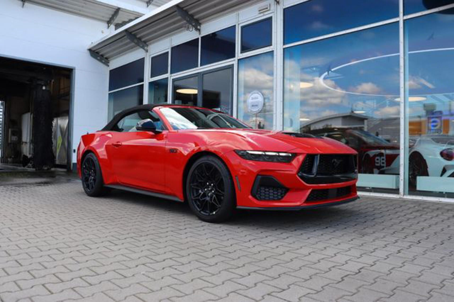 Ford Mustang, 5.0 Convertible MagneRide Nite - fotka 2