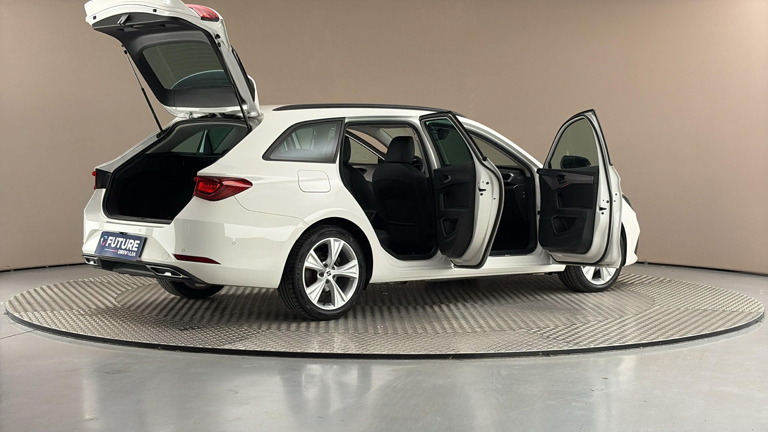 Seat Leon, 2.0 TDI DSG FR Sportstourer - fotka 6
