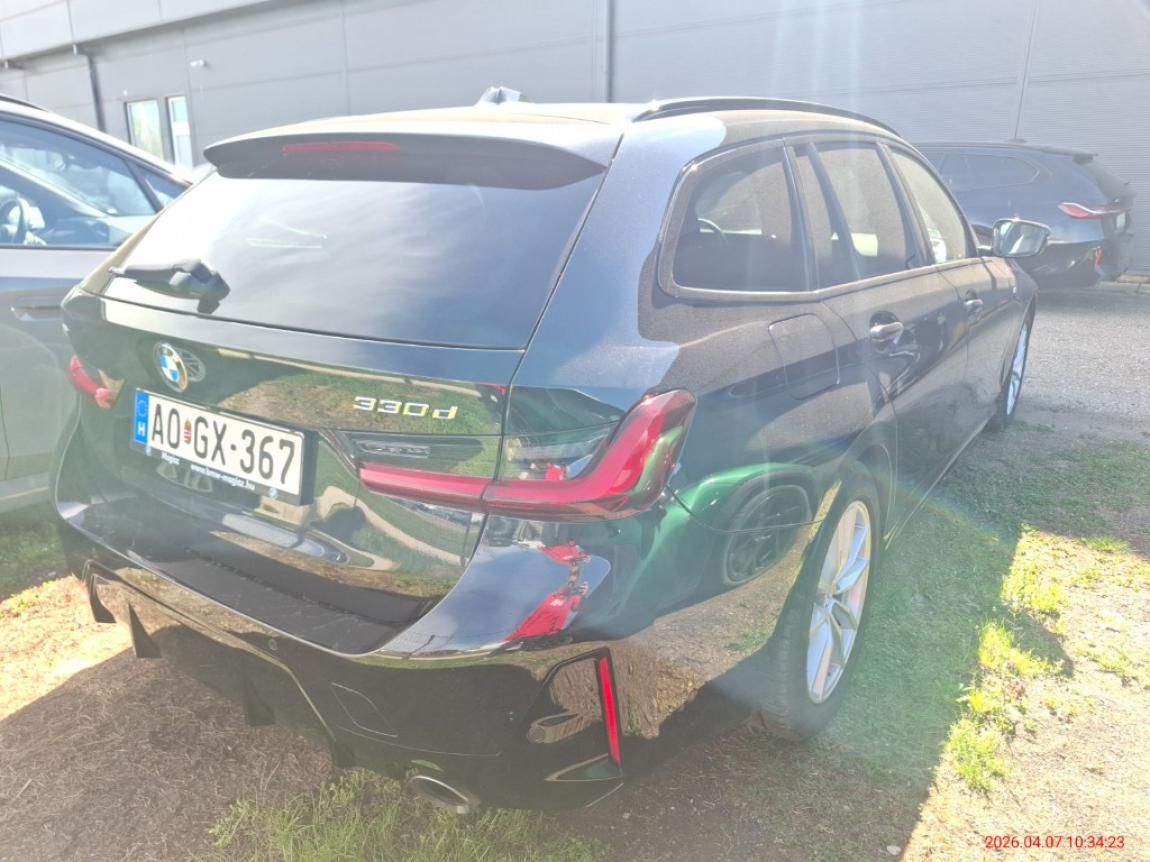 BMW Řada 3, 330d xDrive Touring - fotka 4