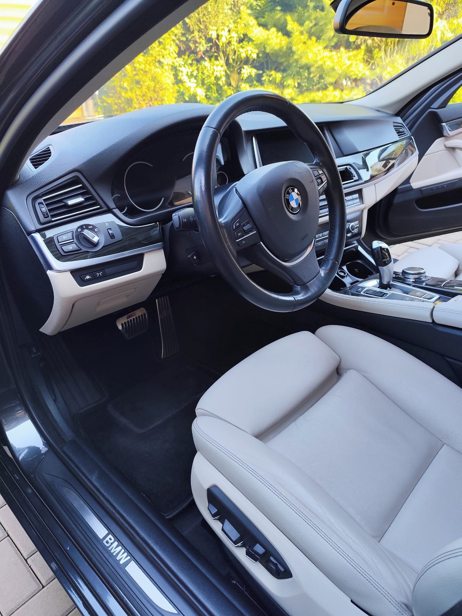 BMW Řada 5, 530d xdrive, 190 kW - fotka 6