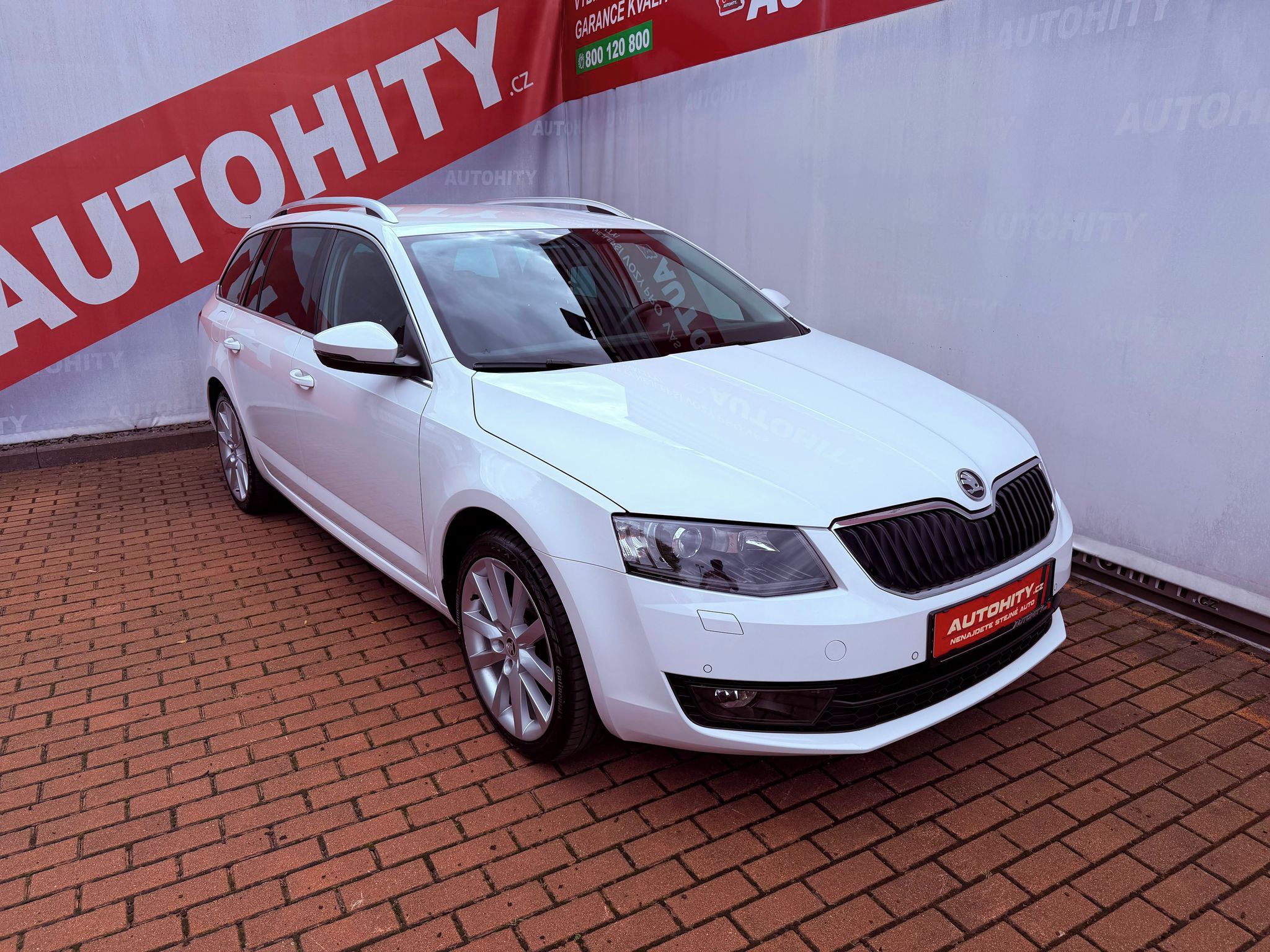 Škoda Octavia, 1.4 TSi Elegance, Serviska - fotka 3
