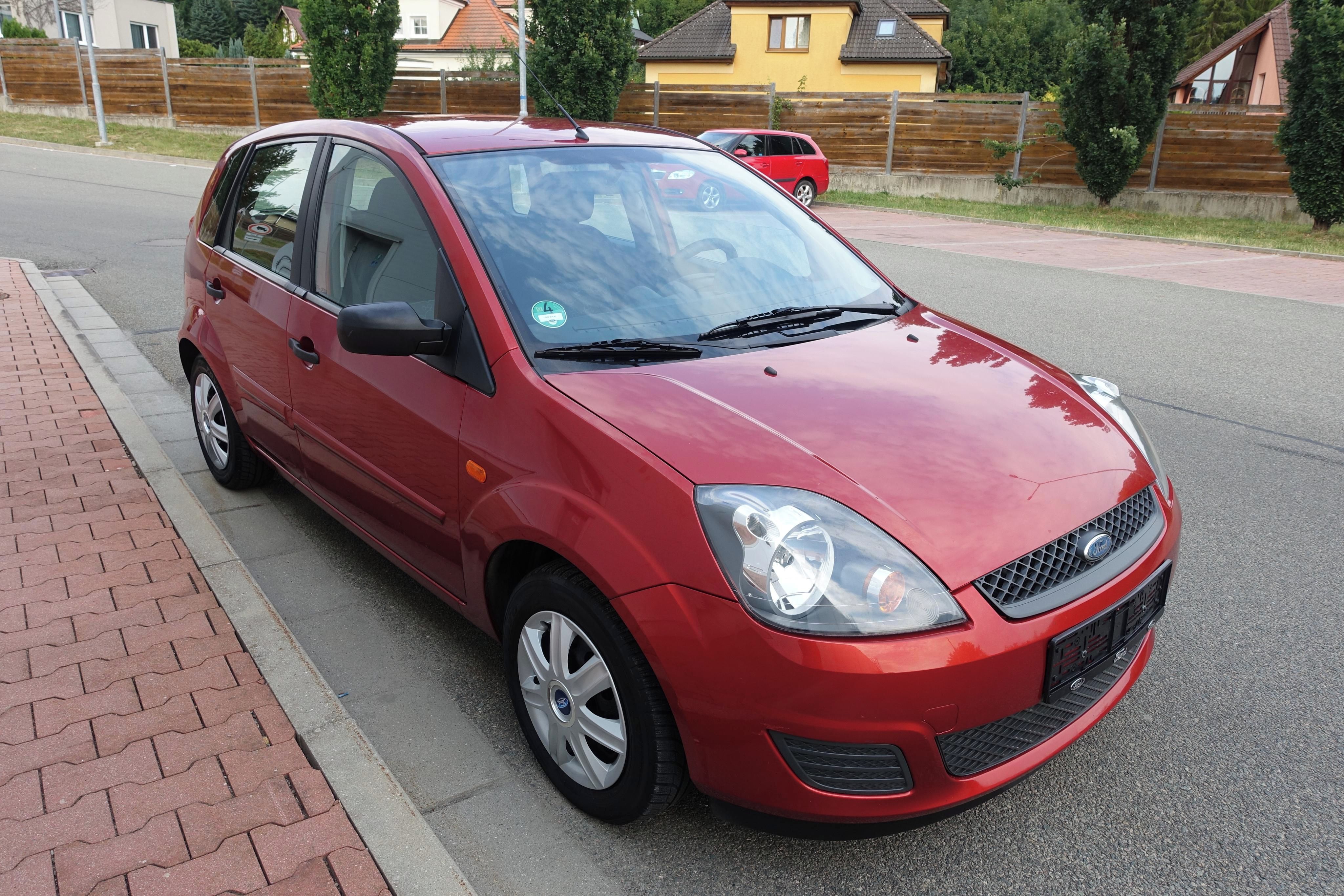 Ford Fiesta, 1.4 16Vgaráž,tažné,KRÁSNÝ STAV - fotka 4