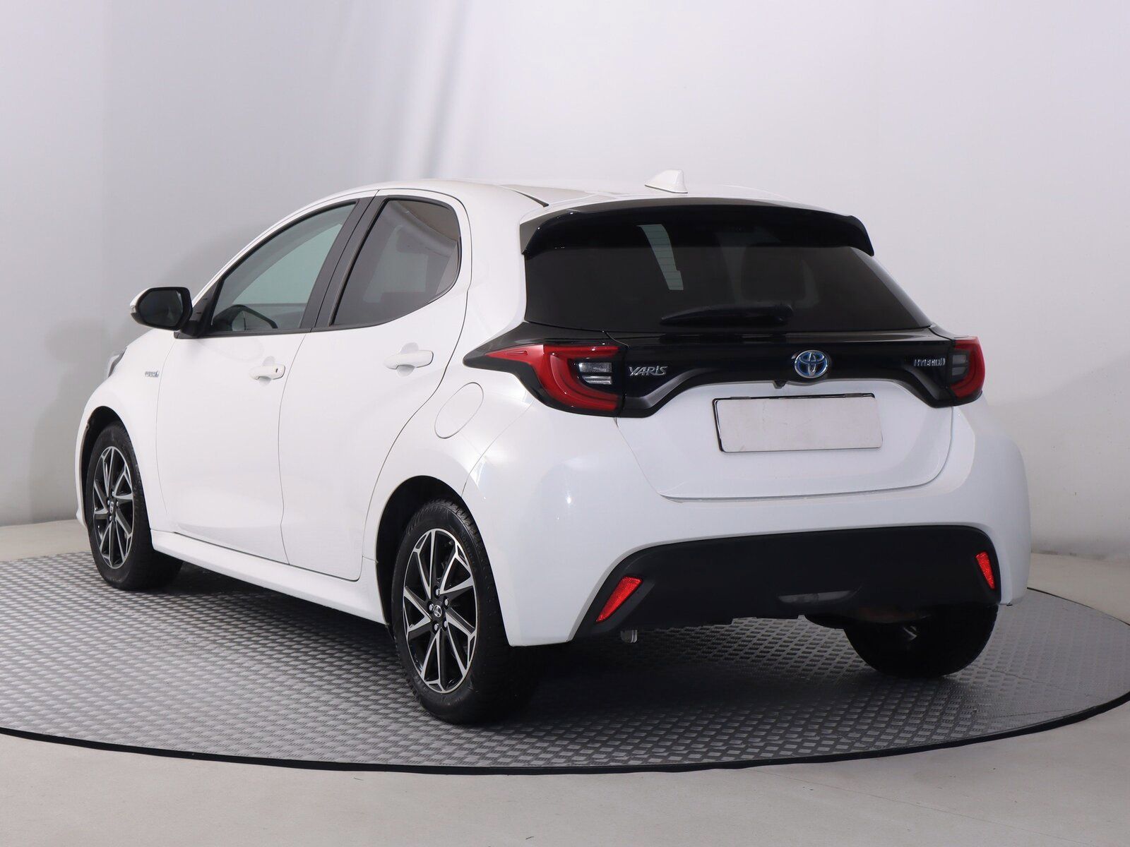 Toyota Yaris, 1.5 Hybrid, Style, Automat - fotka 4