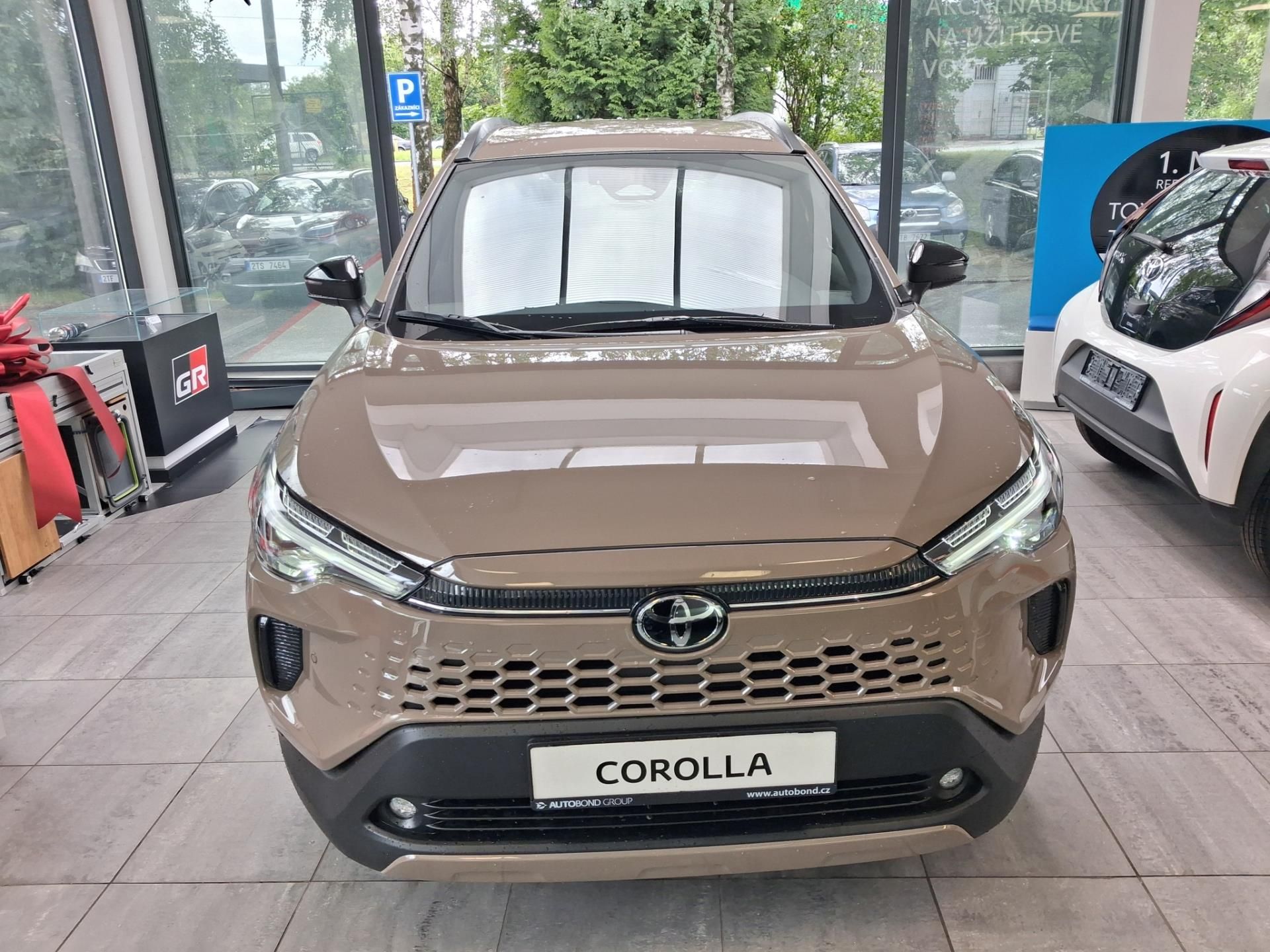 Toyota Corolla Cross, Style 1.8 HEV (140hp) - fotka 2