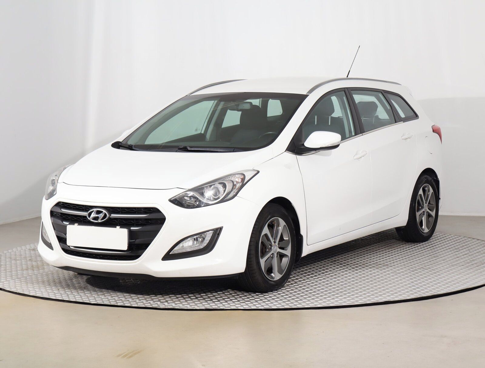 Hyundai i30, 1.6 CRDi, Automat, Serv.kniha - fotka 2