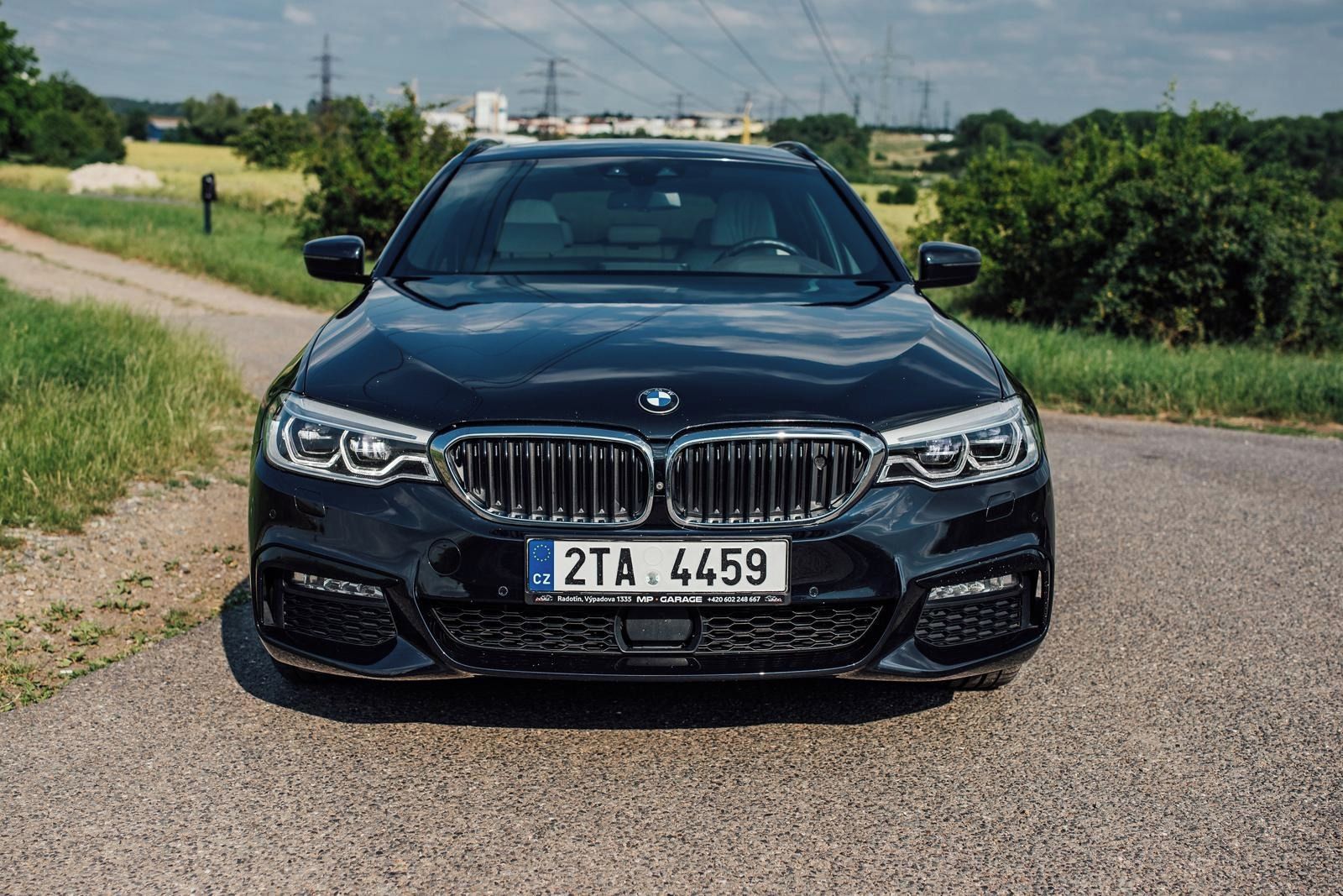 BMW Řada 5, 540iX Individual, plná výbava - fotka 4