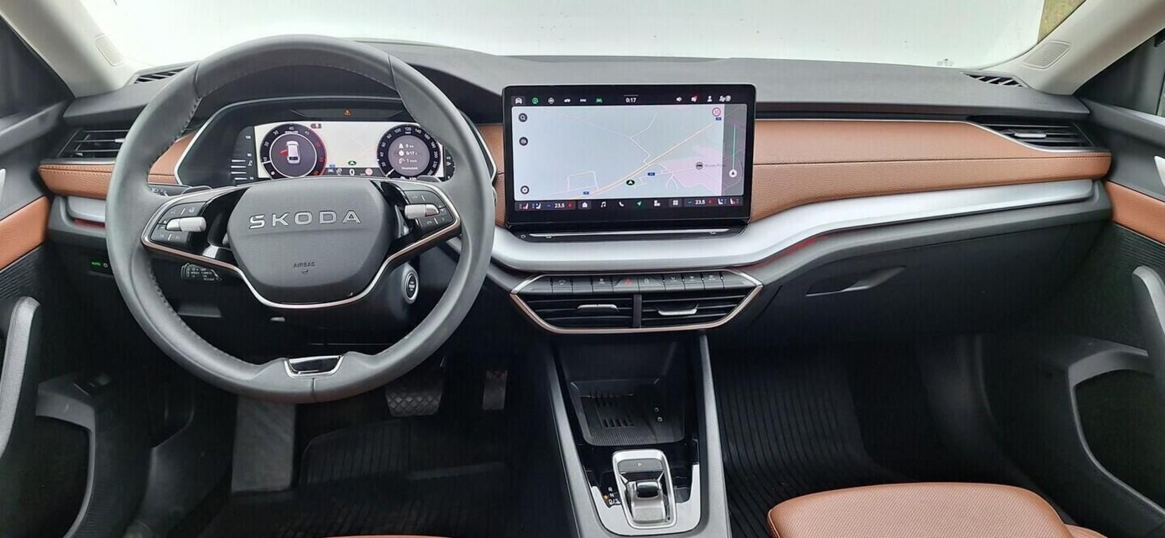 Škoda Octavia, Combi Exclusive Selection 2,0 - fotka 6