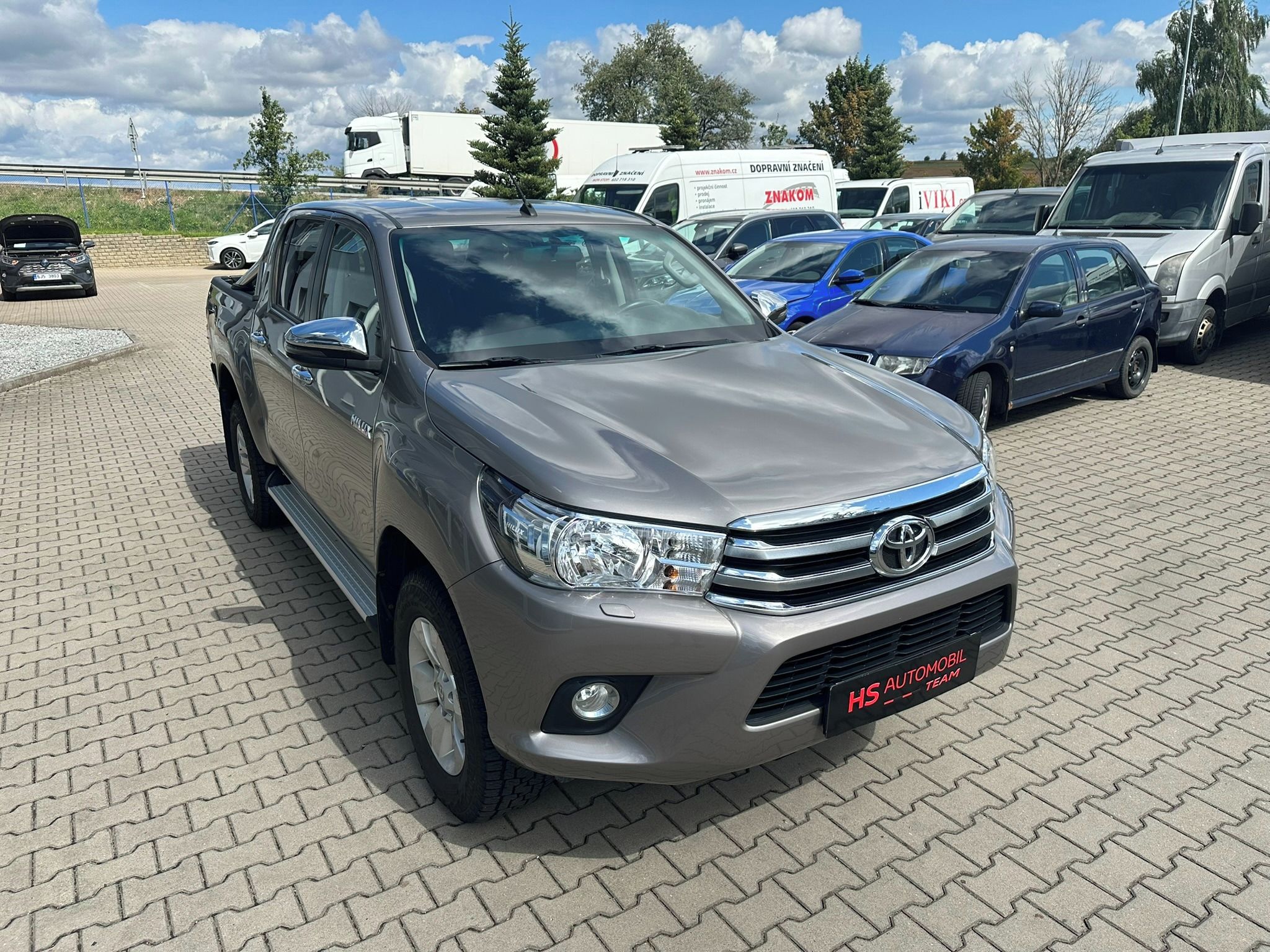 Toyota Hilux, 2,4 D 4x4 110kW  Active - fotka 5