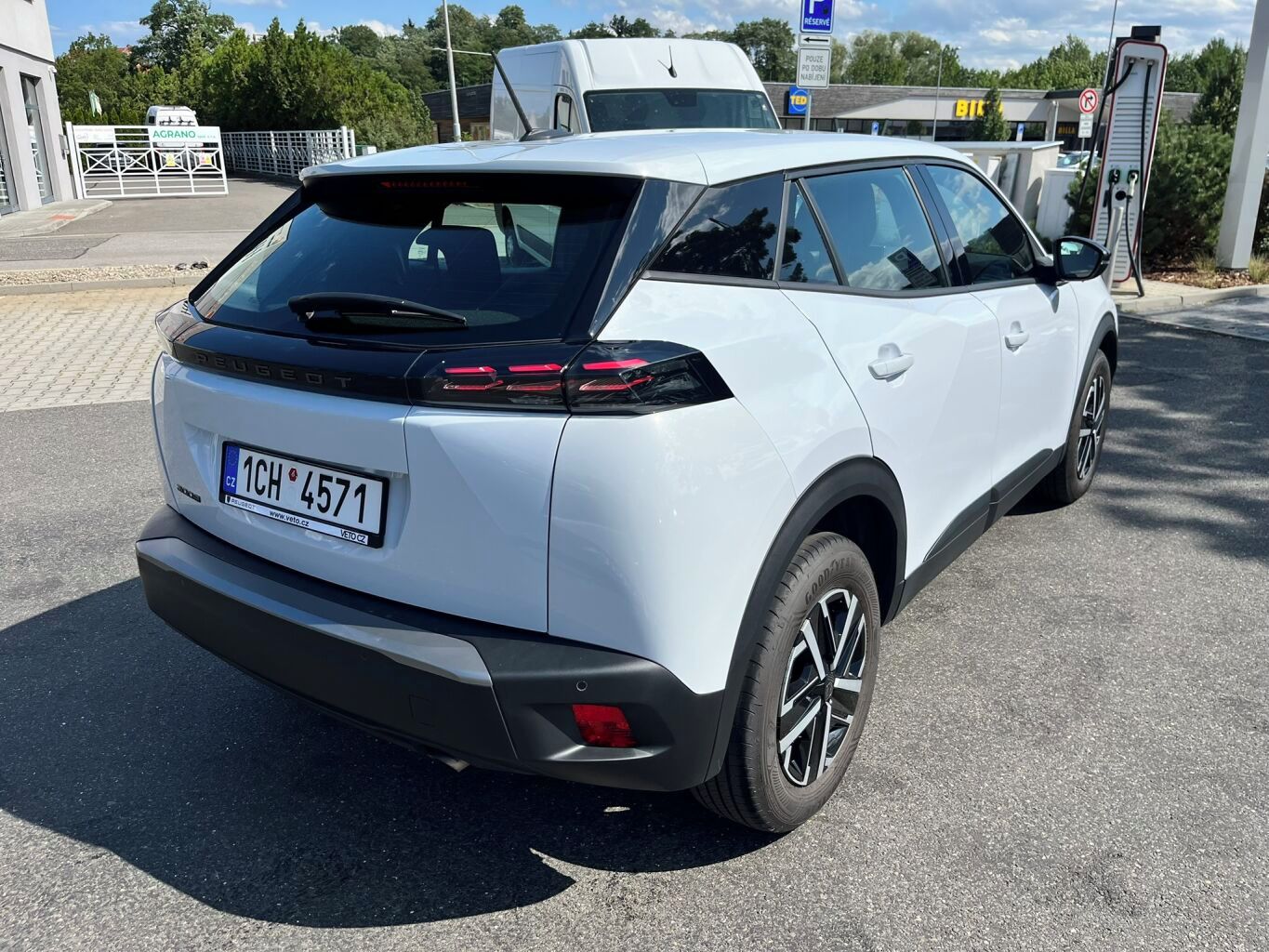 Peugeot 2008, STYLE PureTech 100 S&S MAN6 - fotka 3