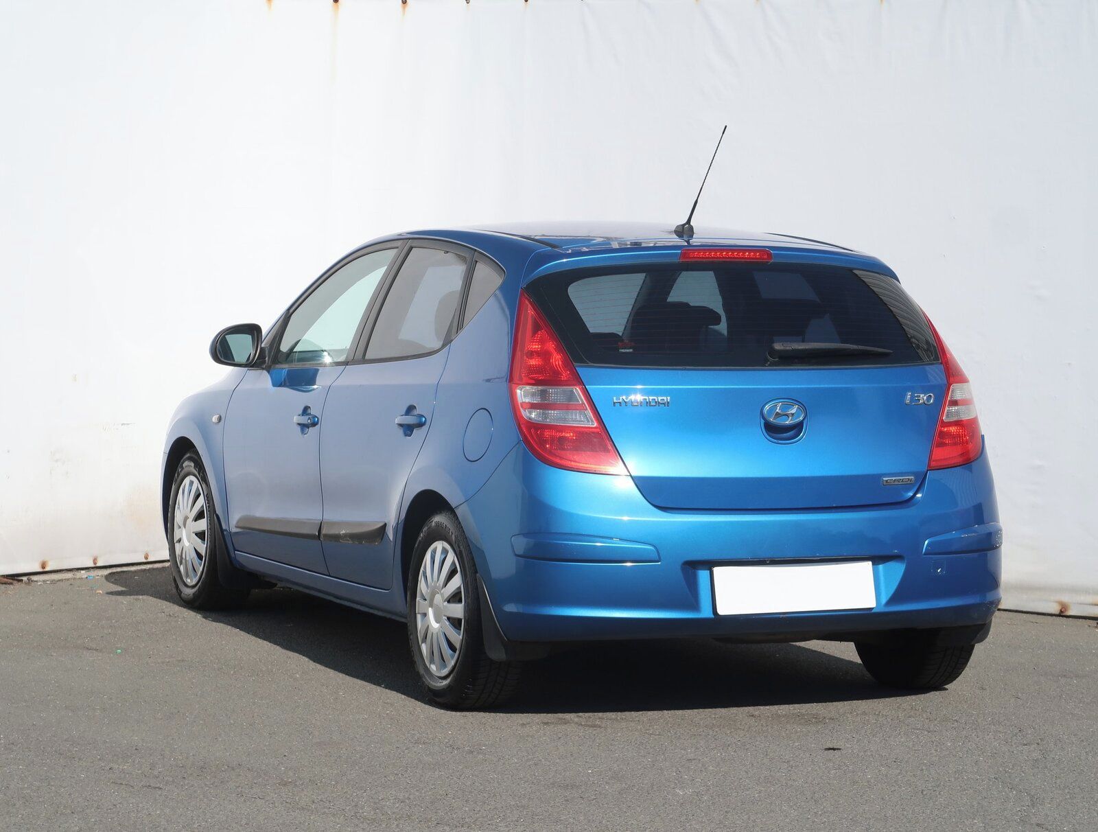 Hyundai i30, 1.6 CRDi, Automatická klima - fotka 4