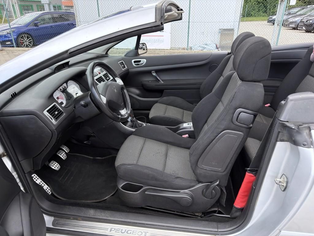 Peugeot 307, CC 1.6i 80 kW digi. klima - fotka 6