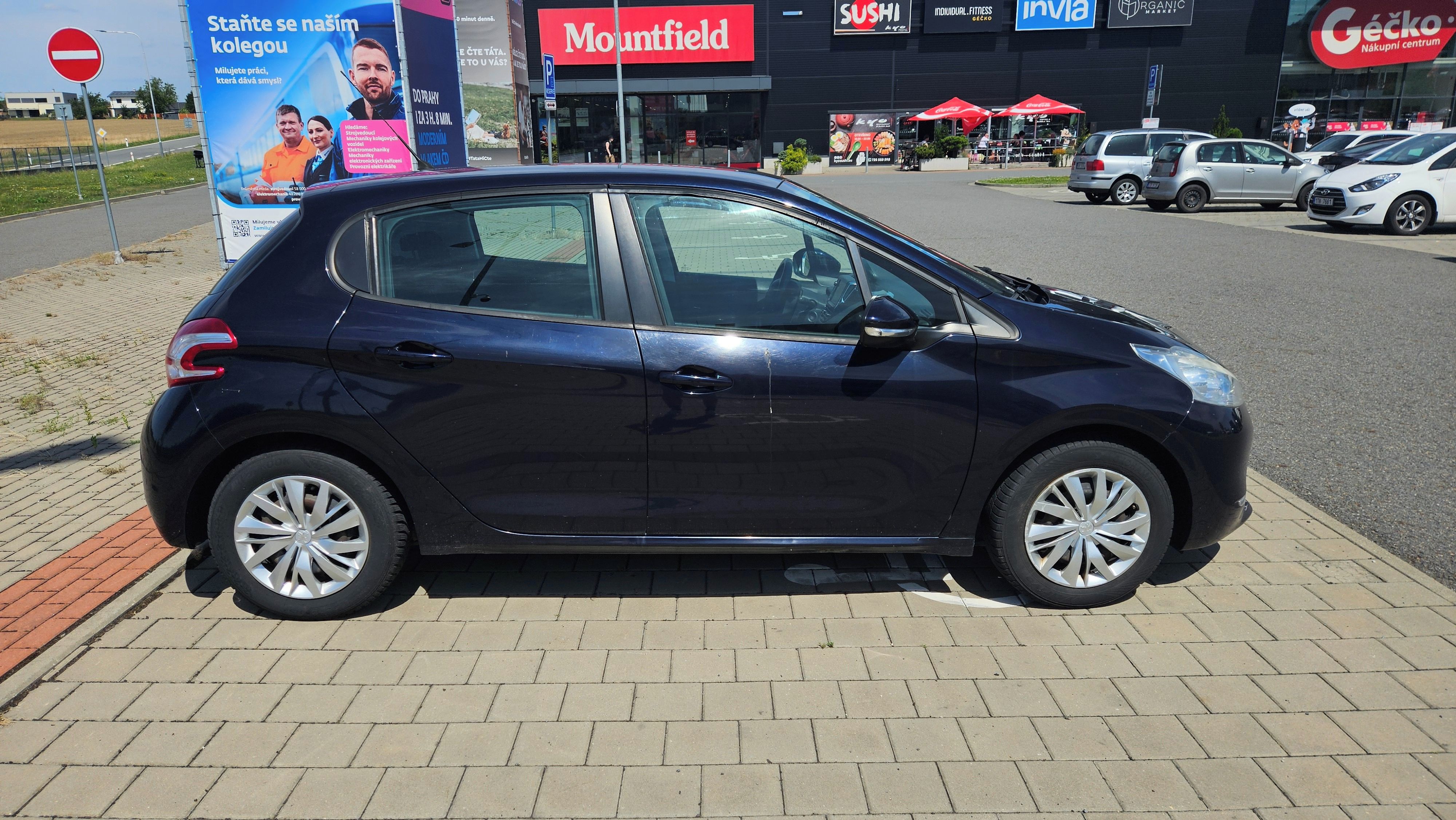Peugeot 208, 1,2 VTI  60 KW - fotka 2