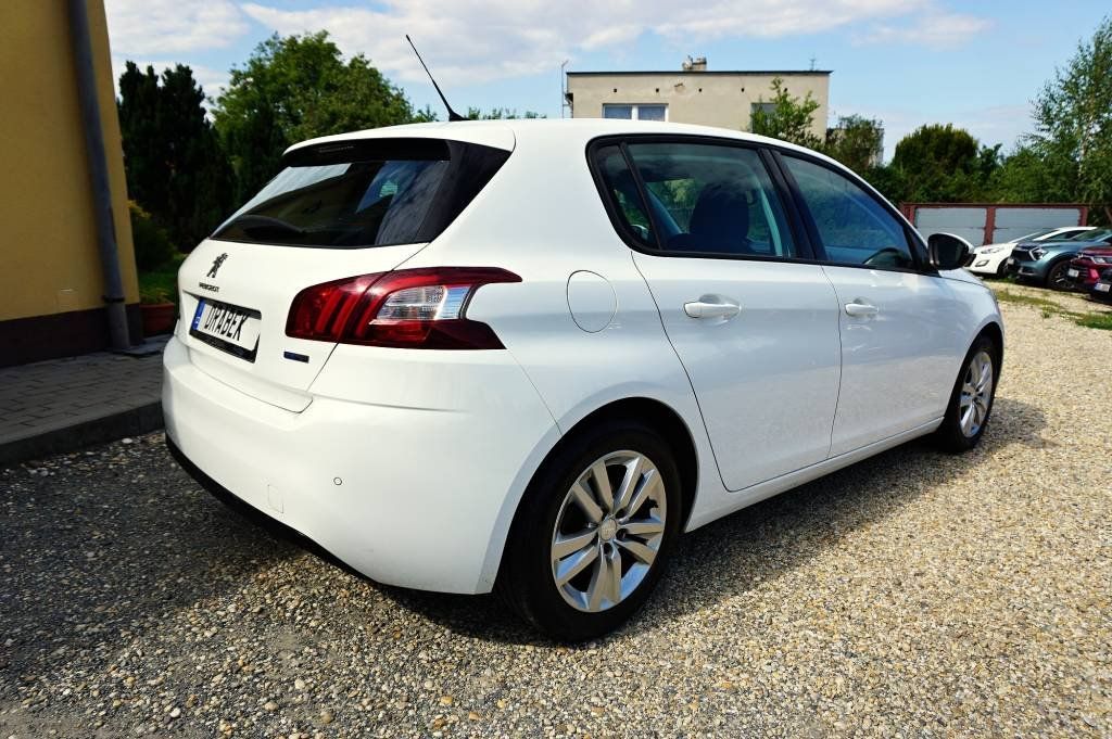 Peugeot 308, 308 ACTIVE 1,2 PT 81 kW - fotka 4