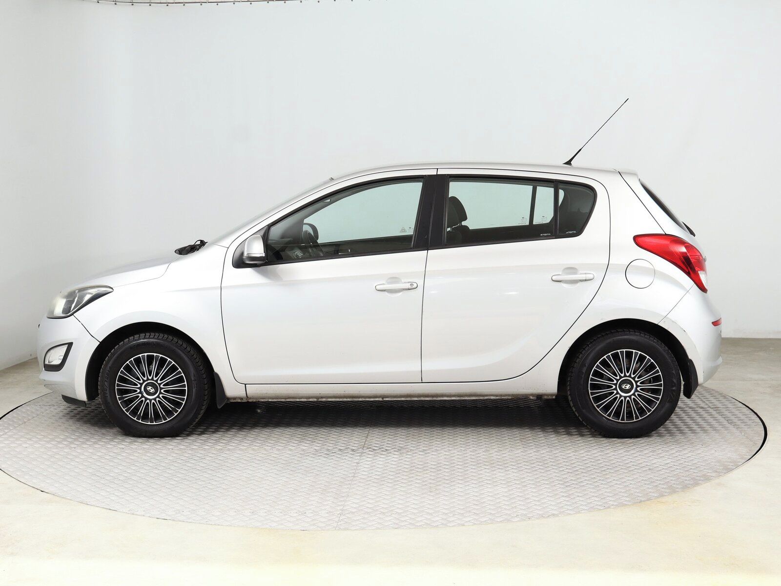 Hyundai i20, 1.2, Classic+, po STK - fotka 3