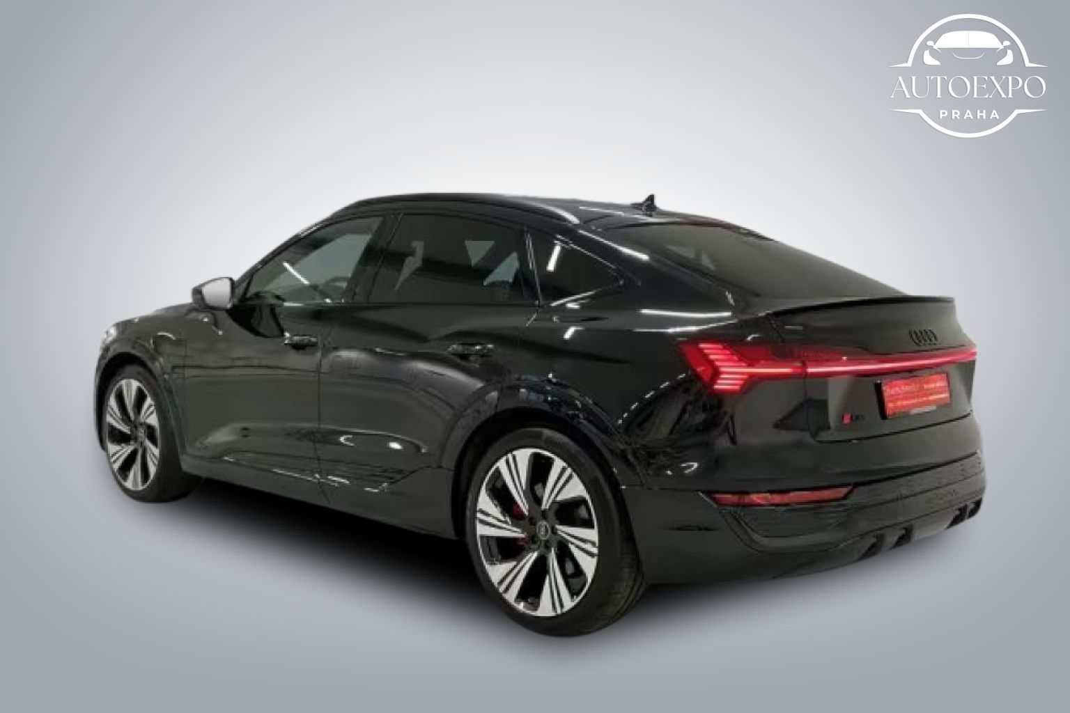 Audi Q8, Sportback 55 e-tron S-Line - fotka 5