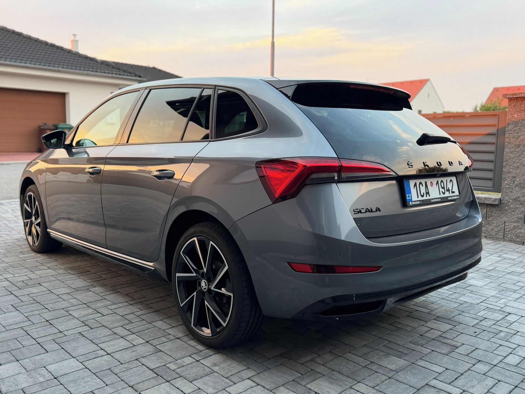 Škoda Scala, Škoda Scala Monte Carlo 1,5TSI - fotka 2