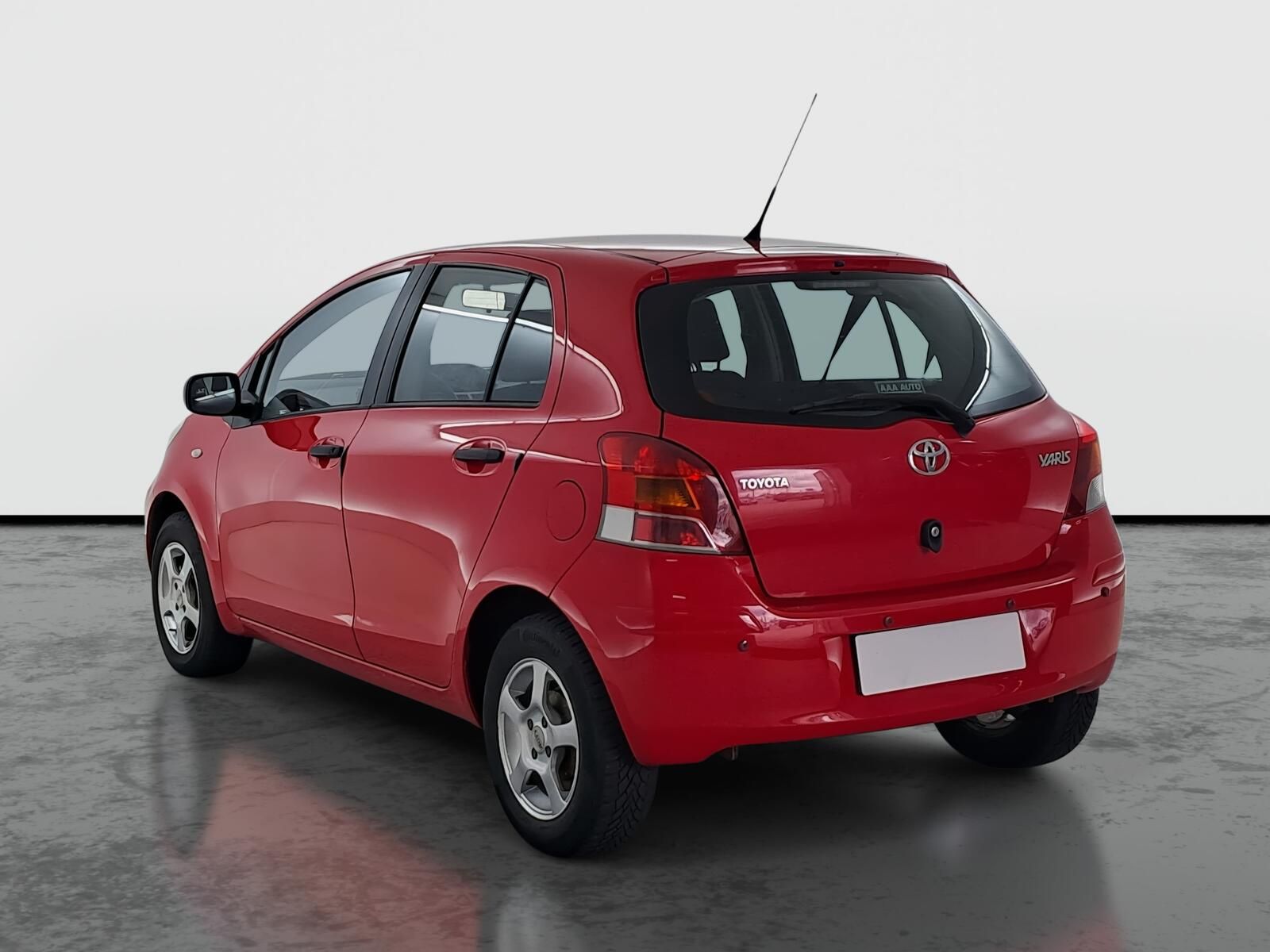 Toyota Yaris, 1.0 VVT-i, Parkovací asistent - fotka 4