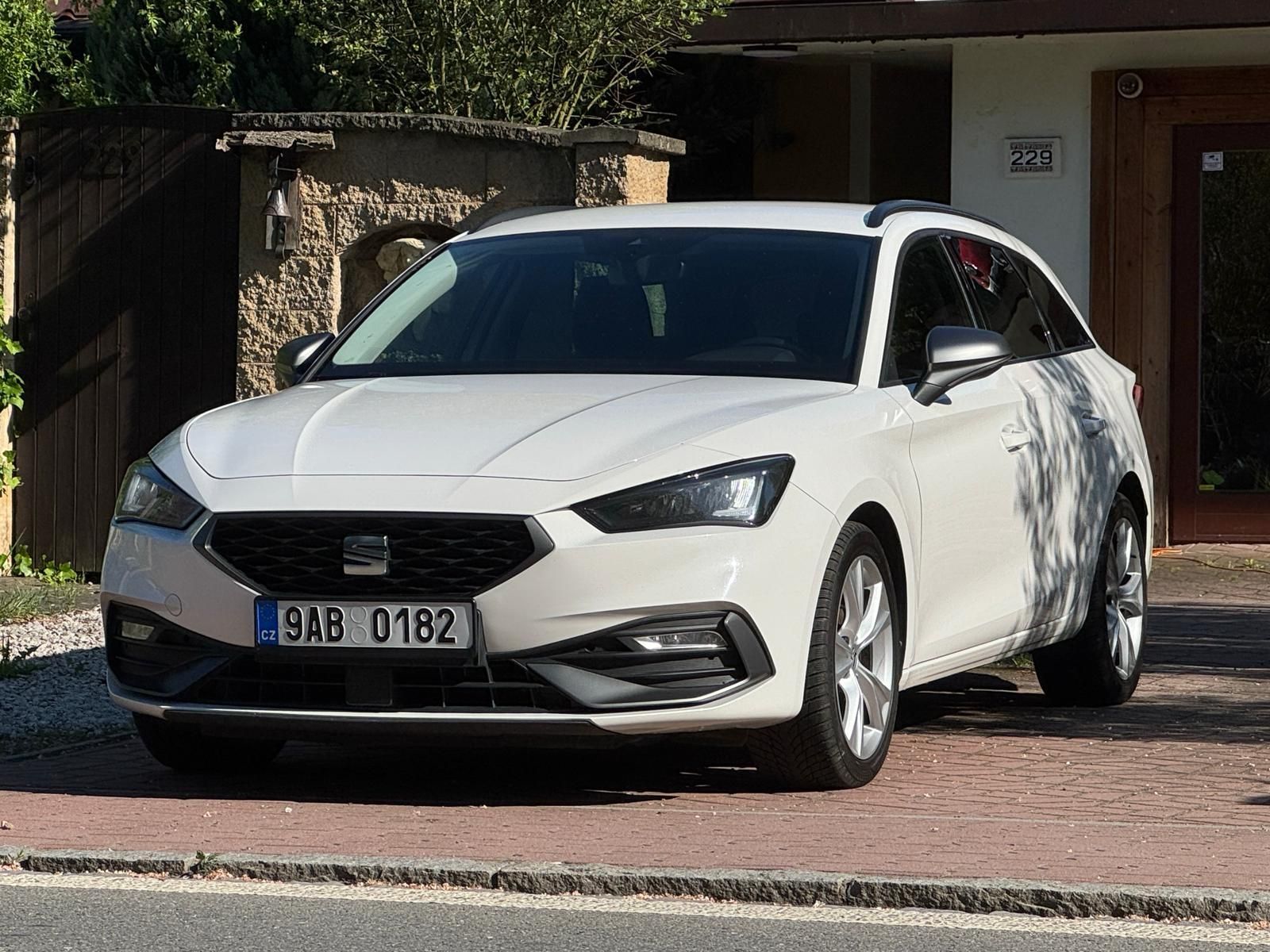 Seat Leon, 2.0TDi Fr DSG 150k 1.MAJIT. ČR - fotka 3