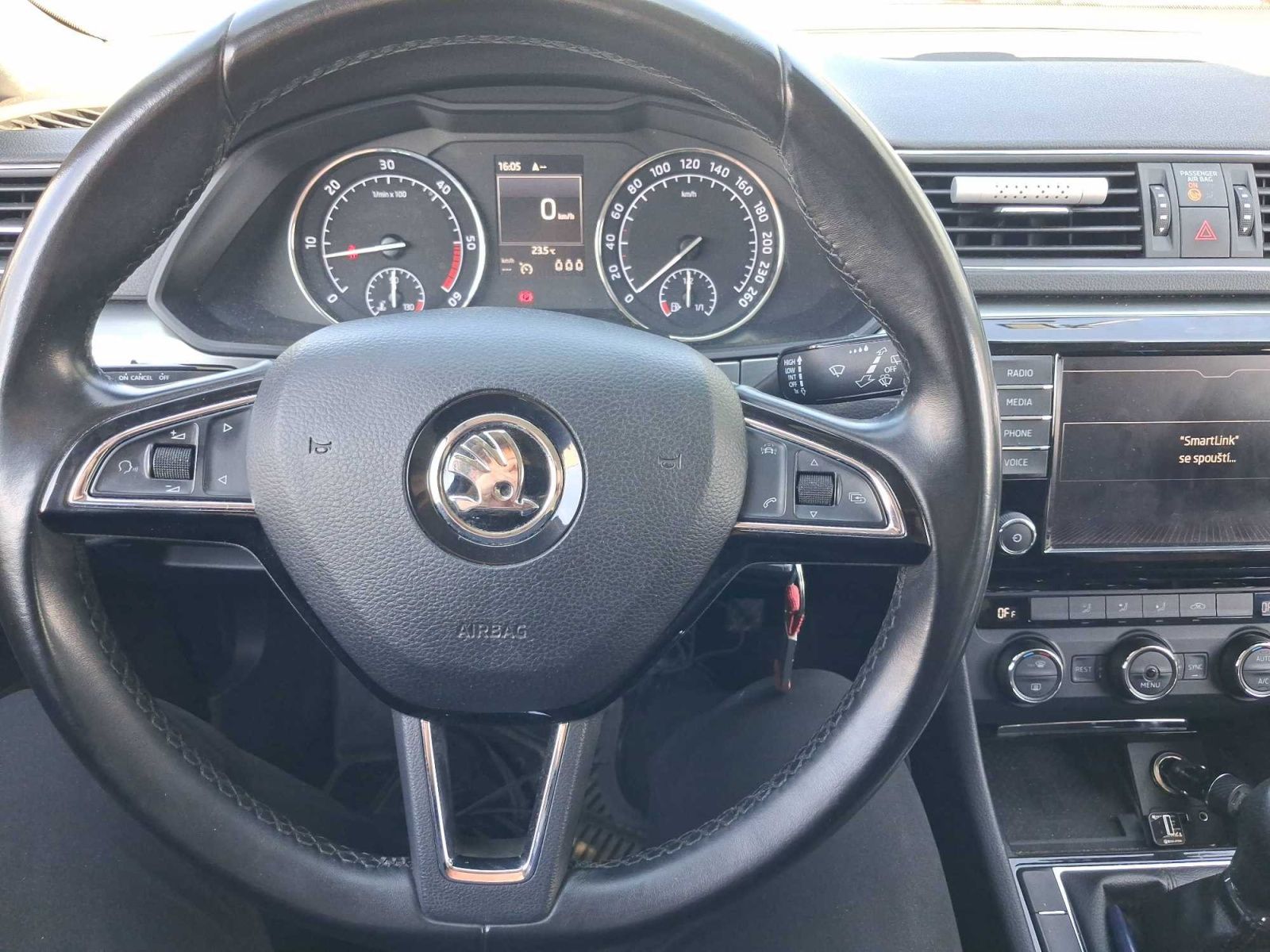 Škoda Superb, 1.6 TDI, Xenony - fotka 3