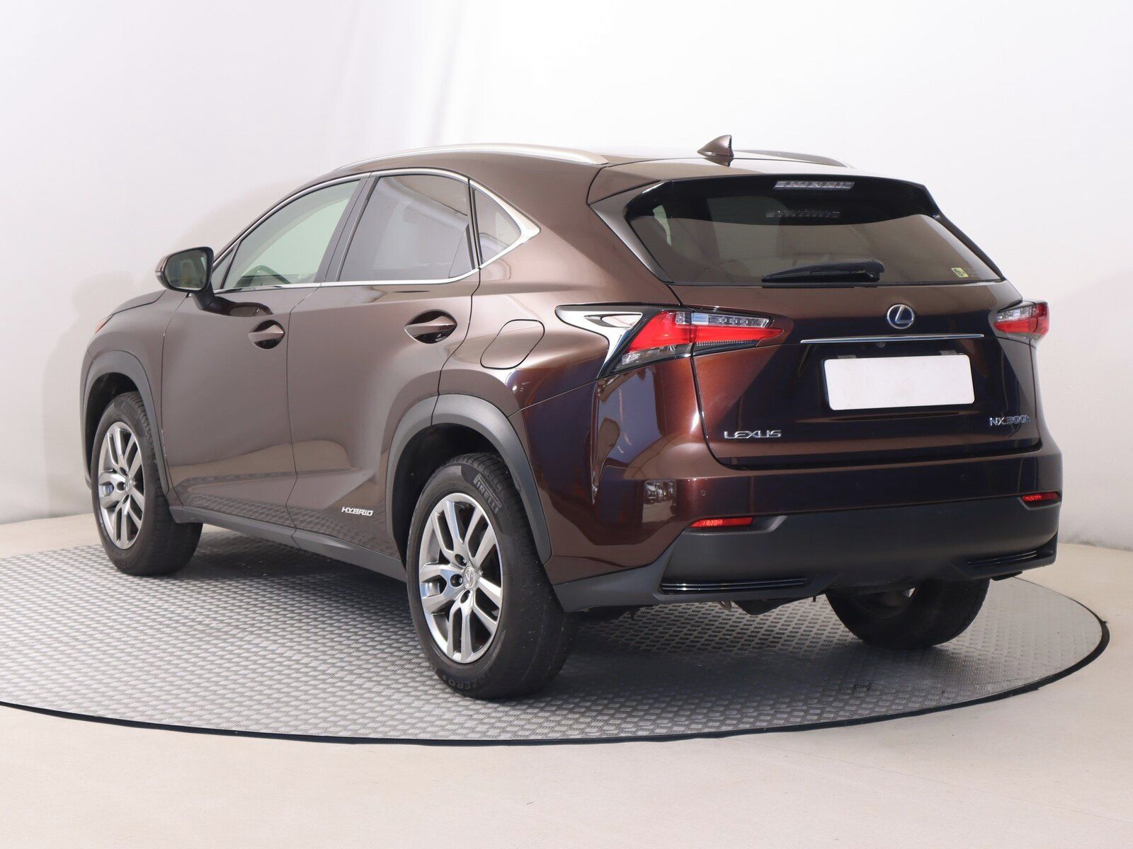 Lexus NX 300h, 300h, 4X4, Automat, Kůže - fotka 4