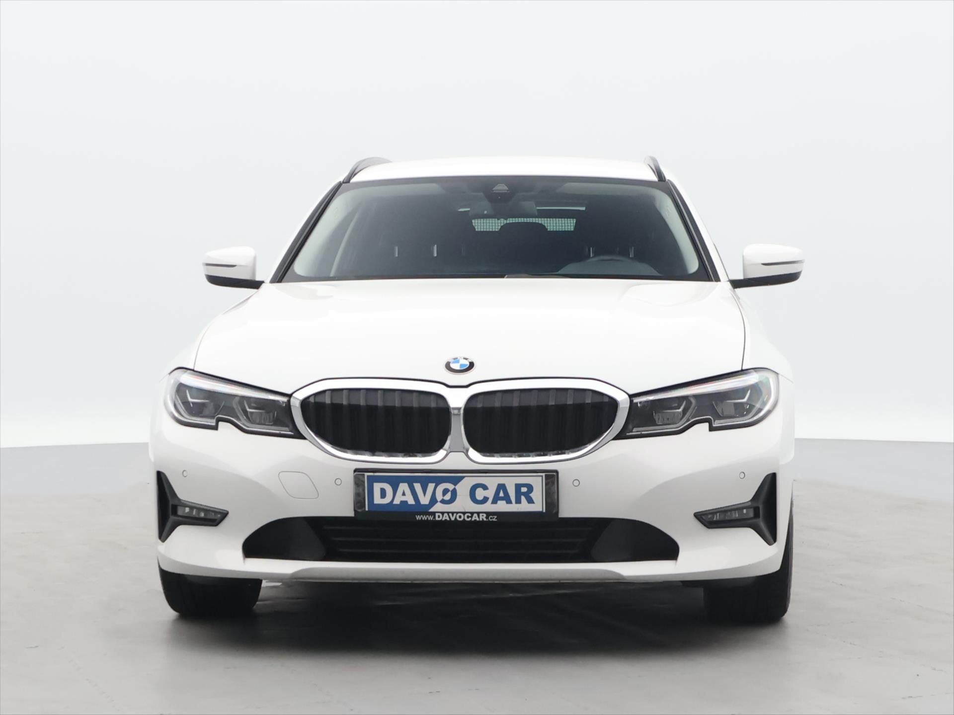 BMW Řada 3, Touring 2,0 320d 140kW CZ DPH - fotka 2