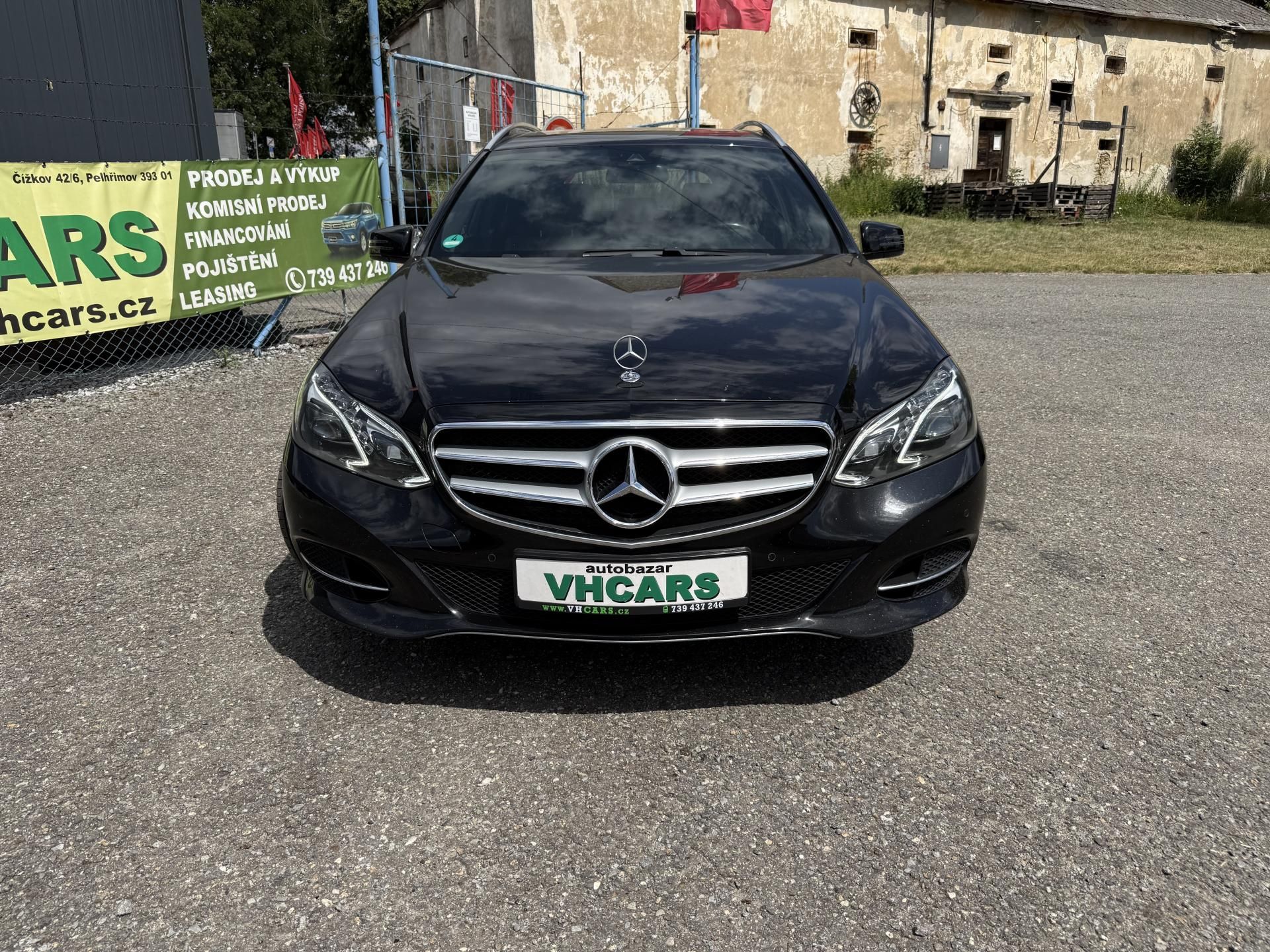 Mercedes-Benz Třídy E, 220D  BlueTec 4MATIC TAŽNÉ - fotka 2