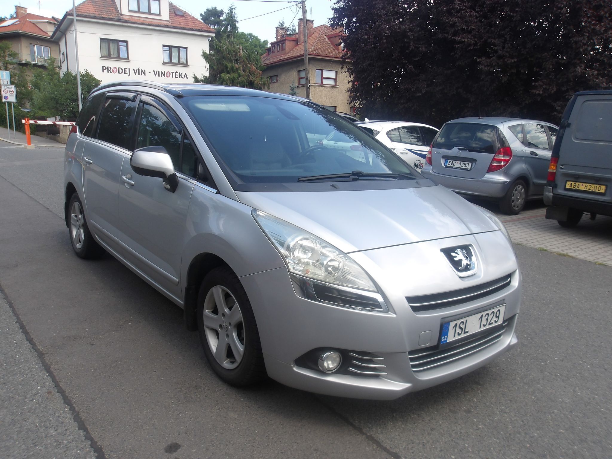 Peugeot 5008, 1,6i KŮŽE, PĚKNÝ ! - fotka 5