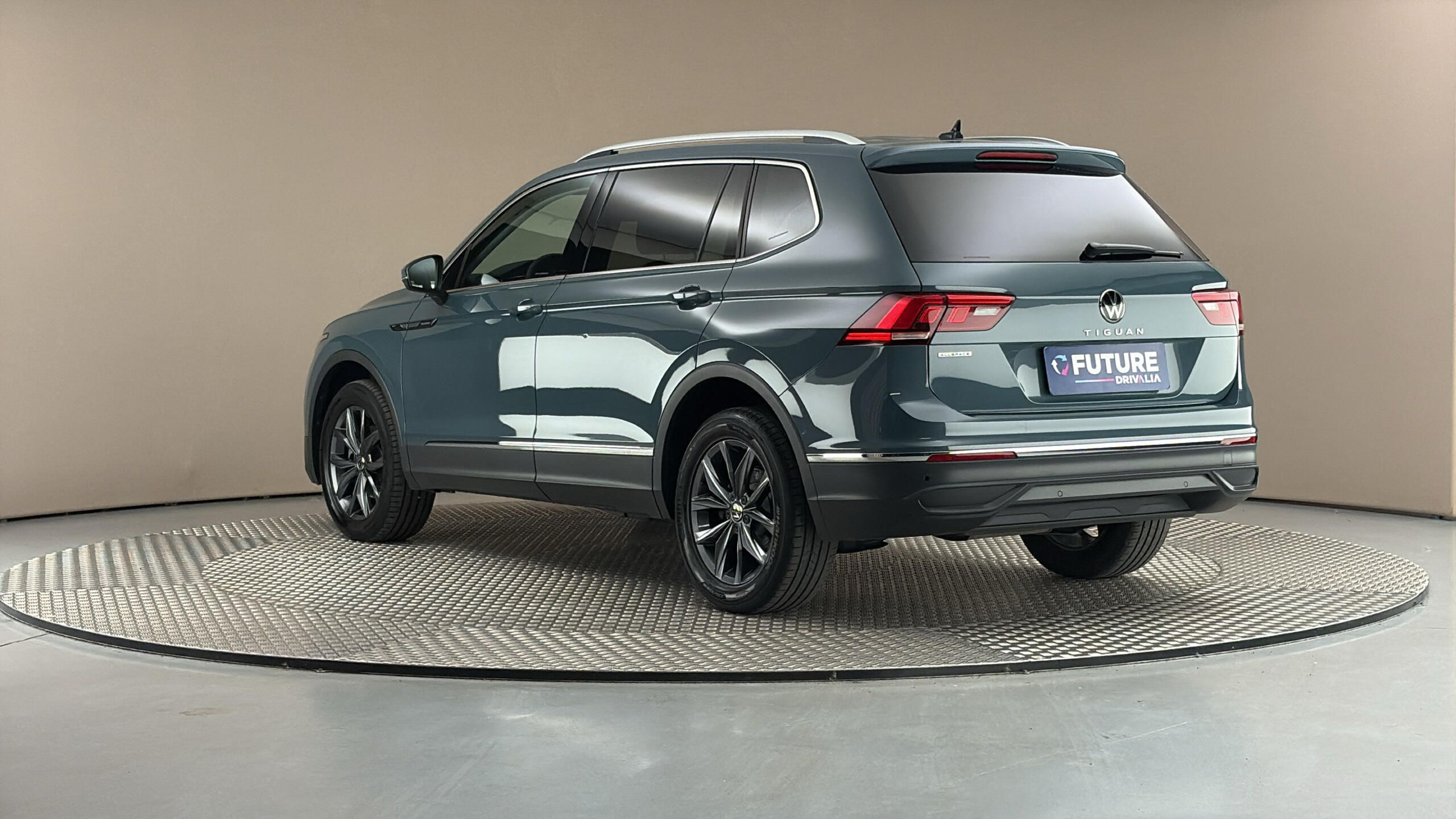 Volkswagen Tiguan Allspace, 2.0 TDI DSG Life - fotka 2