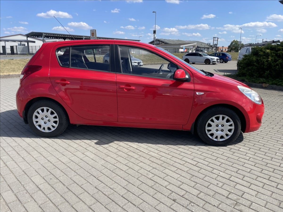 Hyundai i20, 1,4 i 73kw Automat, Klima, LPG - fotka 5